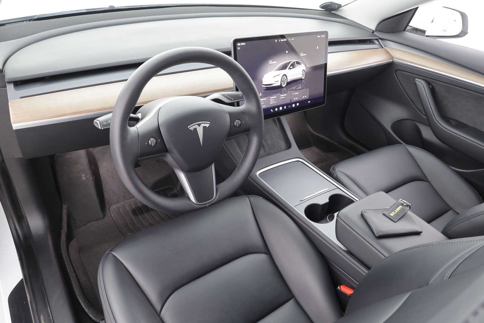 Tesla Model 3 2023 Long Range Dual Motor * Lasikatto / ILP / ACC / Matrix-LED / Muistipenkki / P.kamera / Premium Audio / Navi * - 2x Latauskaapelit - HULLUT AVAJAISHULINAT KORKOTARJOUS 3,29 %