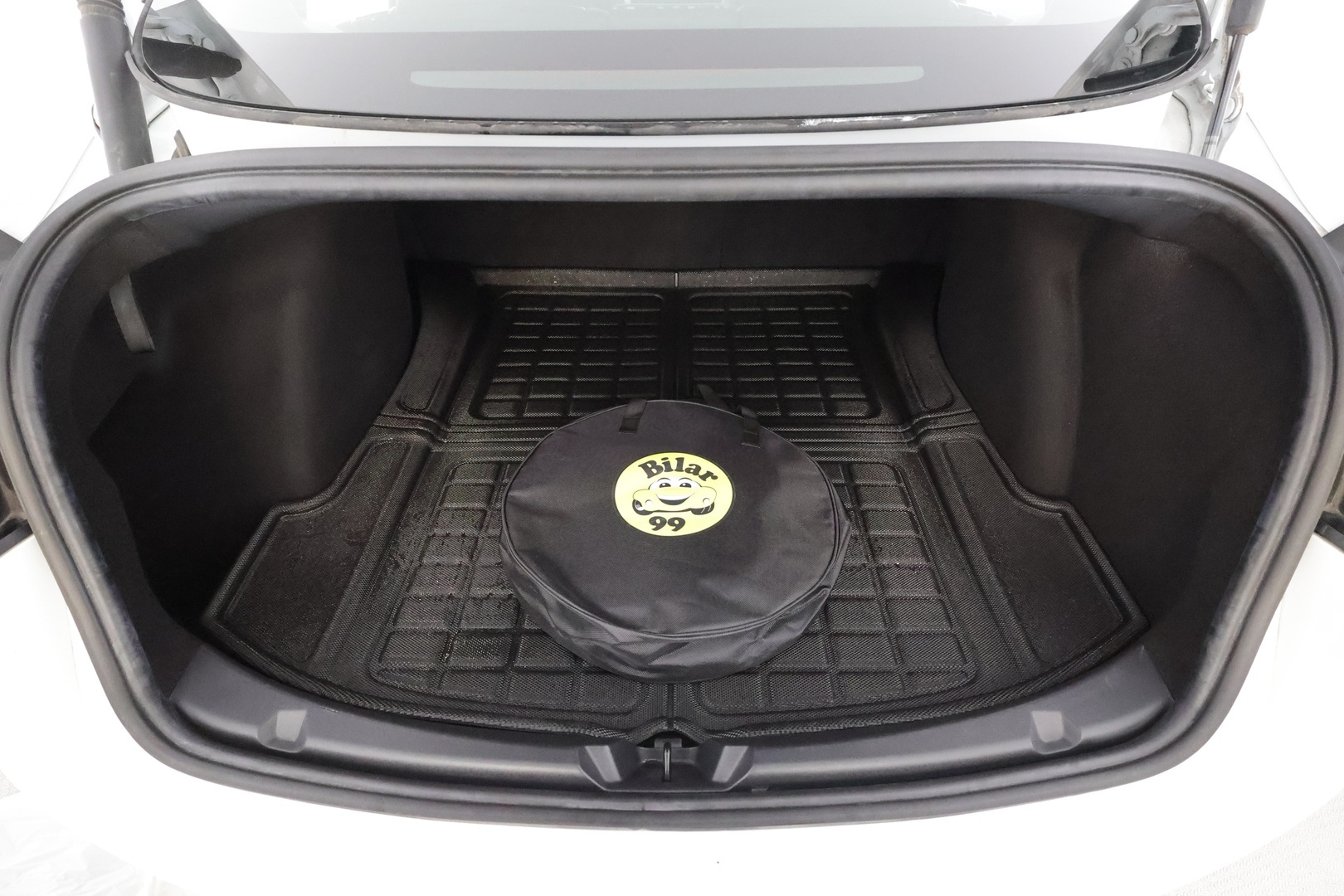 Tesla Model 3 2023 Long Range Dual Motor * Lasikatto / ILP / ACC / Matrix-LED / Muistipenkki / P.kamera / Premium Audio / Navi * - 2x Latauskaapelit - HULLUT AVAJAISHULINAT KORKOTARJOUS 3,29 %