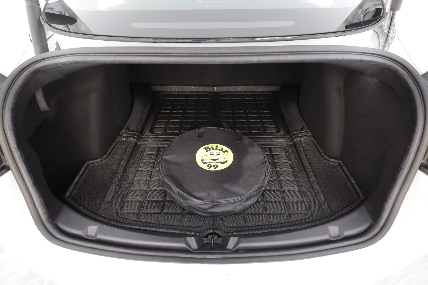 Tesla Model 3 2023 Long Range Dual Motor * Lasikatto / ILP / ACC / Matrix-LED / Muistipenkki / P.kamera / Premium Audio / Navi * - 2x Latauskaapelit - HULLUT AVAJAISHULINAT KORKOTARJOUS 3,29 %