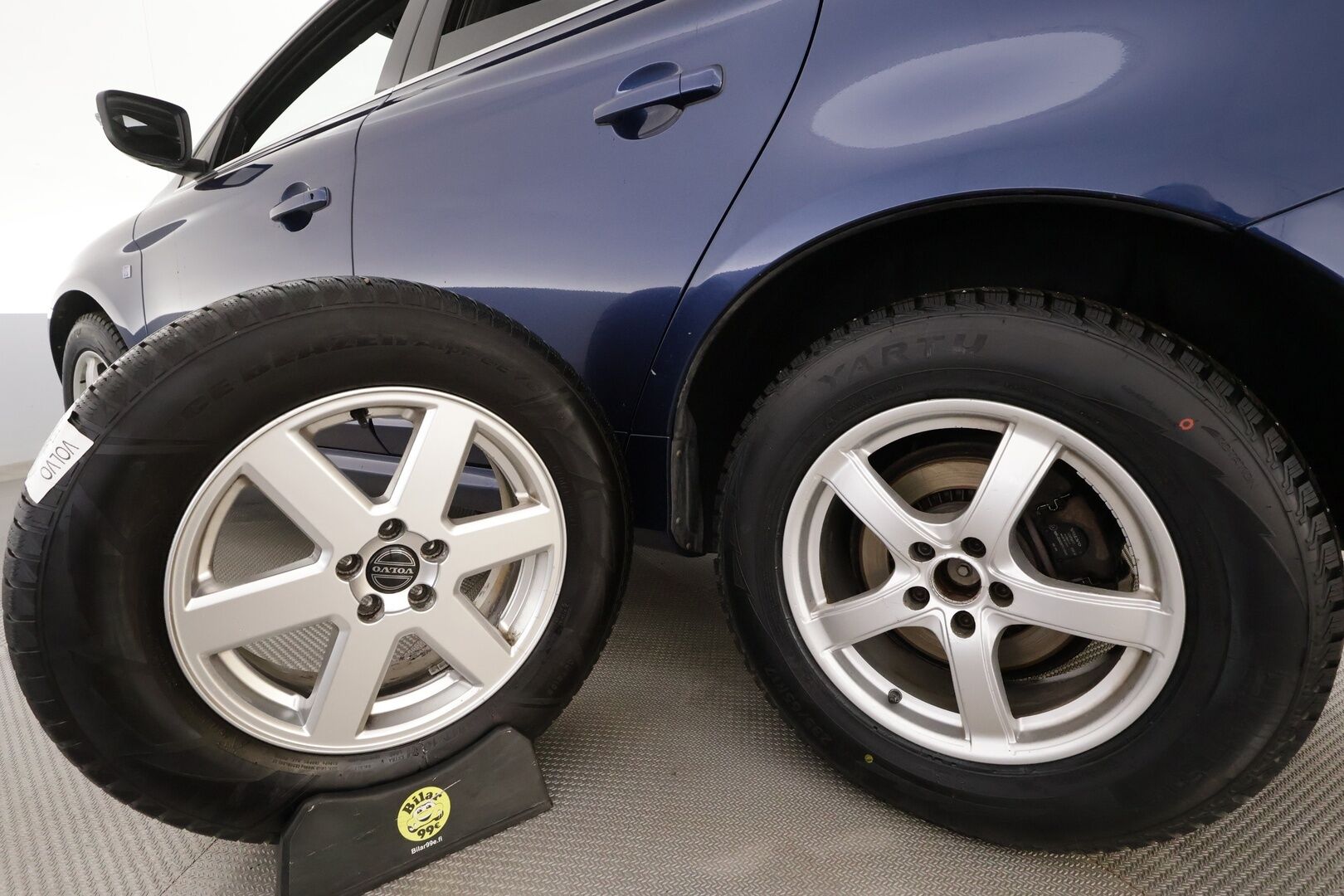 Volvo XC60 2016 D4 AWD Ocean Race aut * Webasto / Koukku / ACC / Panorama / Xenon / P.Tutkat / Navi / Kaistavahti * - Katsastettu 2/2026 / Viimeisin huolto 213tkm / Kahdet renkaat aluvanteilla