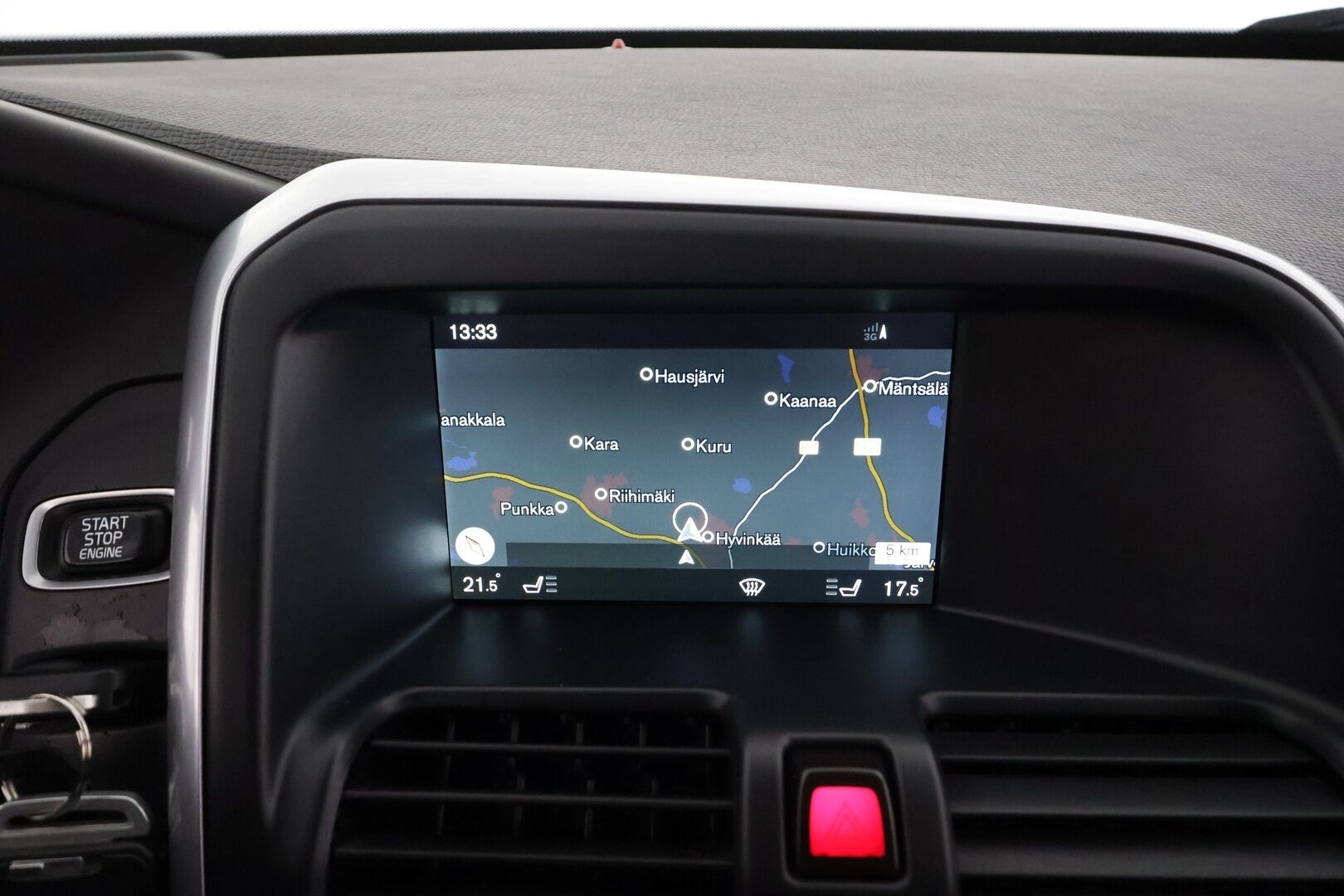 Volvo XC60 2016 D4 AWD Ocean Race aut * Webasto / Koukku / ACC / Panorama / Xenon / P.Tutkat / Navi / Kaistavahti * - Kahdet renkaat aluvanteilla