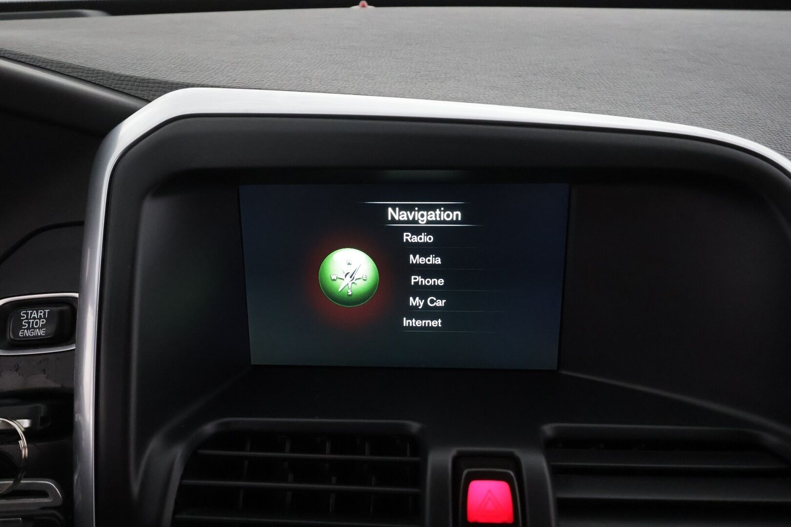 Volvo XC60 2016 D4 AWD Ocean Race aut * Webasto / Koukku / ACC / Panorama / Xenon / P.Tutkat / Navi / Kaistavahti * - Kahdet renkaat aluvanteilla