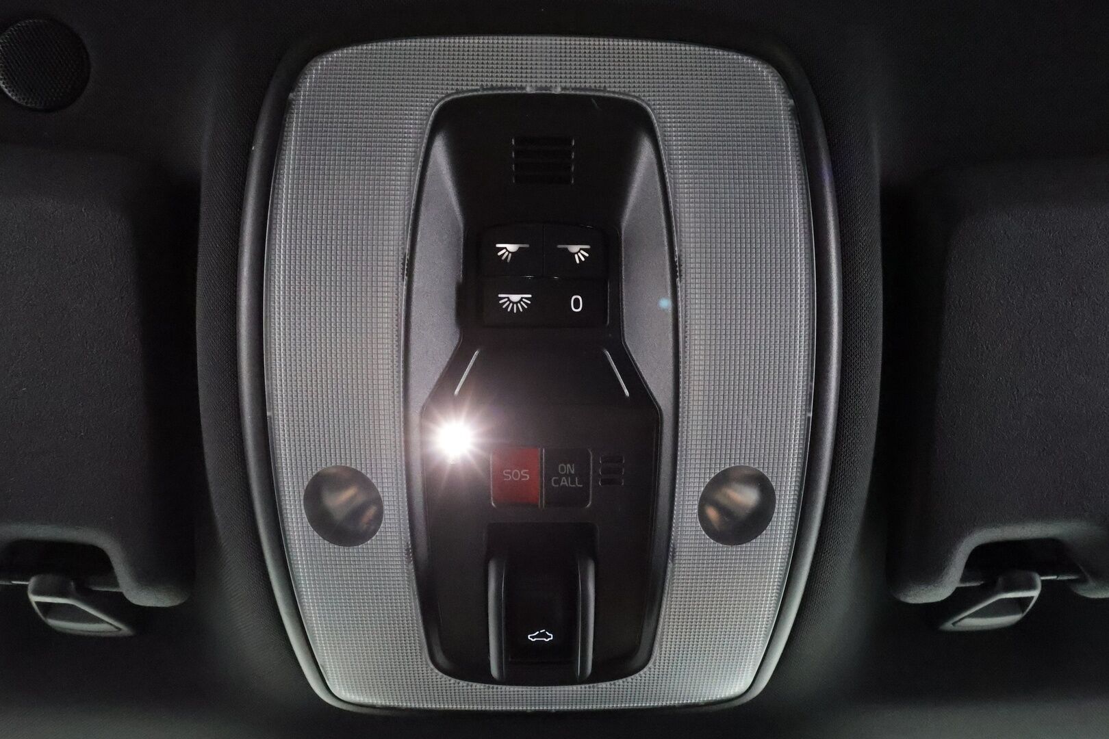 Volvo XC60 2016 D4 AWD Ocean Race aut * Webasto / Koukku / ACC / Panorama / Xenon / P.Tutkat / Navi / Kaistavahti * - Katsastettu 2/2026 / Viimeisin huolto 213tkm / Kahdet renkaat aluvanteilla