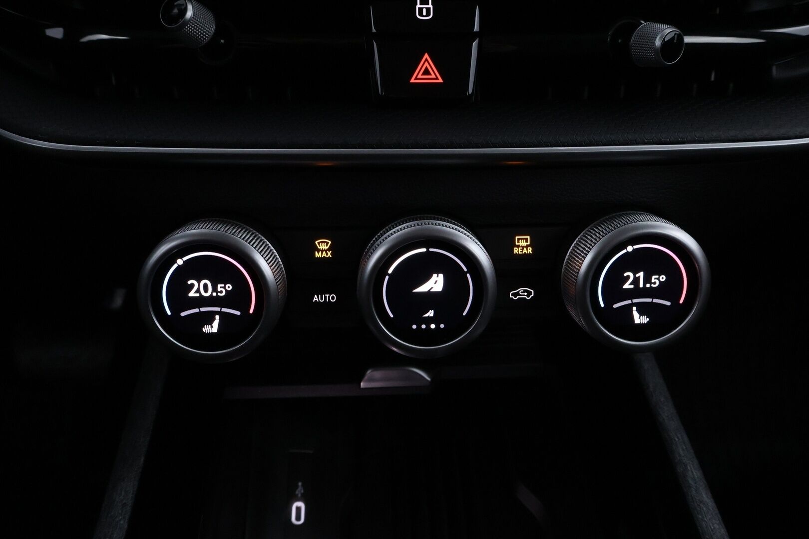 Skoda Superb 2025 Combi 1.5 TSI PHEV Style DSG Autom. * 1OM Suomiauto / Adapt.Vakkari / Canton / Hieronta / Vetokoukku / 360-Kamera - Supervarusteet / WLTP 133km / Akku kuntotarkastettu! - HULLU BLACKWEEK KORKOTARJOUS 2,49%