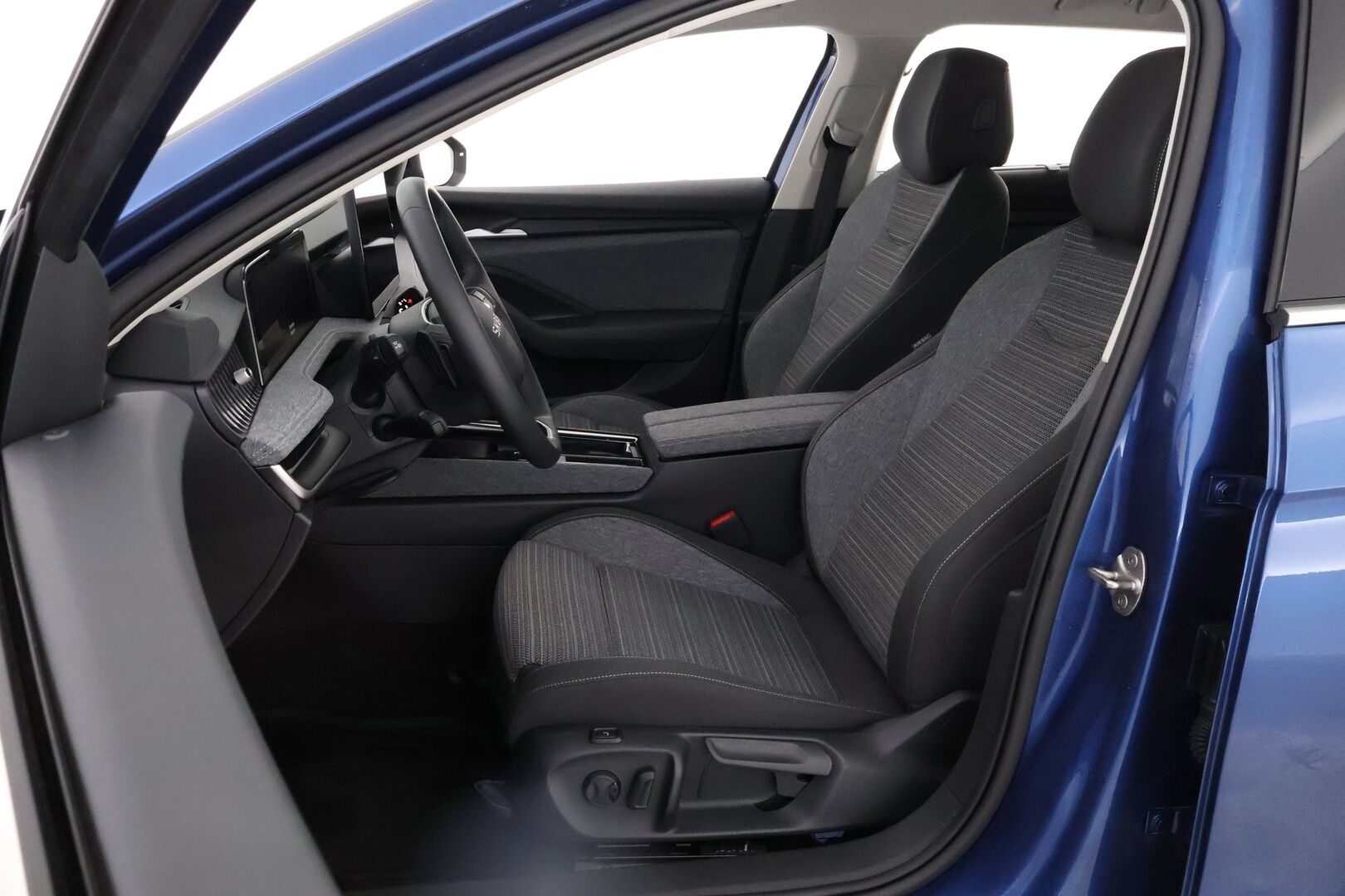 Skoda Superb 2025 Combi 1.5 TSI PHEV Style DSG Autom. * 1OM Suomiauto / Adapt.Vakkari / Canton / Hieronta / Vetokoukku / 360-Kamera - Supervarusteet / WLTP 133km / Akku kuntotarkastettu! - HULLU BLACKWEEK KORKOTARJOUS 2,49%