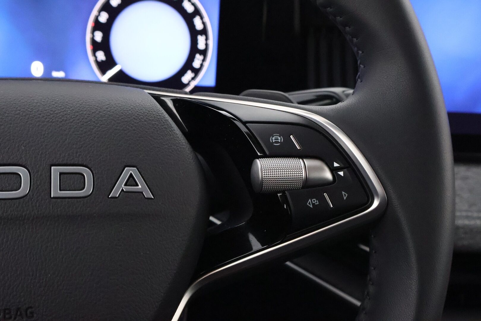 Skoda Superb 2025 Combi 1.5 TSI PHEV Style DSG Autom. * 1OM Suomiauto / Adapt.Vakkari / Canton / Hieronta / Vetokoukku / 360-Kamera - Supervarusteet / WLTP 133km / Akku kuntotarkastettu! - HULLU BLACKWEEK KORKOTARJOUS 2,49%