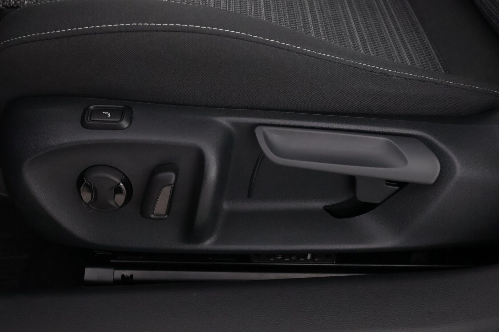 Skoda Superb 2025 Combi 1.5 TSI PHEV Style DSG Autom. * 1OM Suomiauto / Adapt.Vakkari / Canton / Hieronta / Vetokoukku / 360-Kamera - Supervarusteet / WLTP 133km / Akku kuntotarkastettu! - HULLU BLACKWEEK KORKOTARJOUS 2,49%