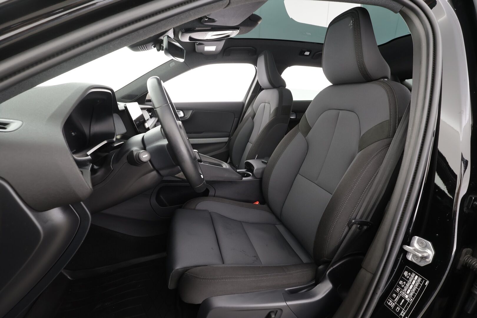 Polestar 2 2022 Standard Range Single Motor * ACC / Pilot&Plus / ILP / Muistipenkki / H&K / Koukku * - Merkkihuollettu