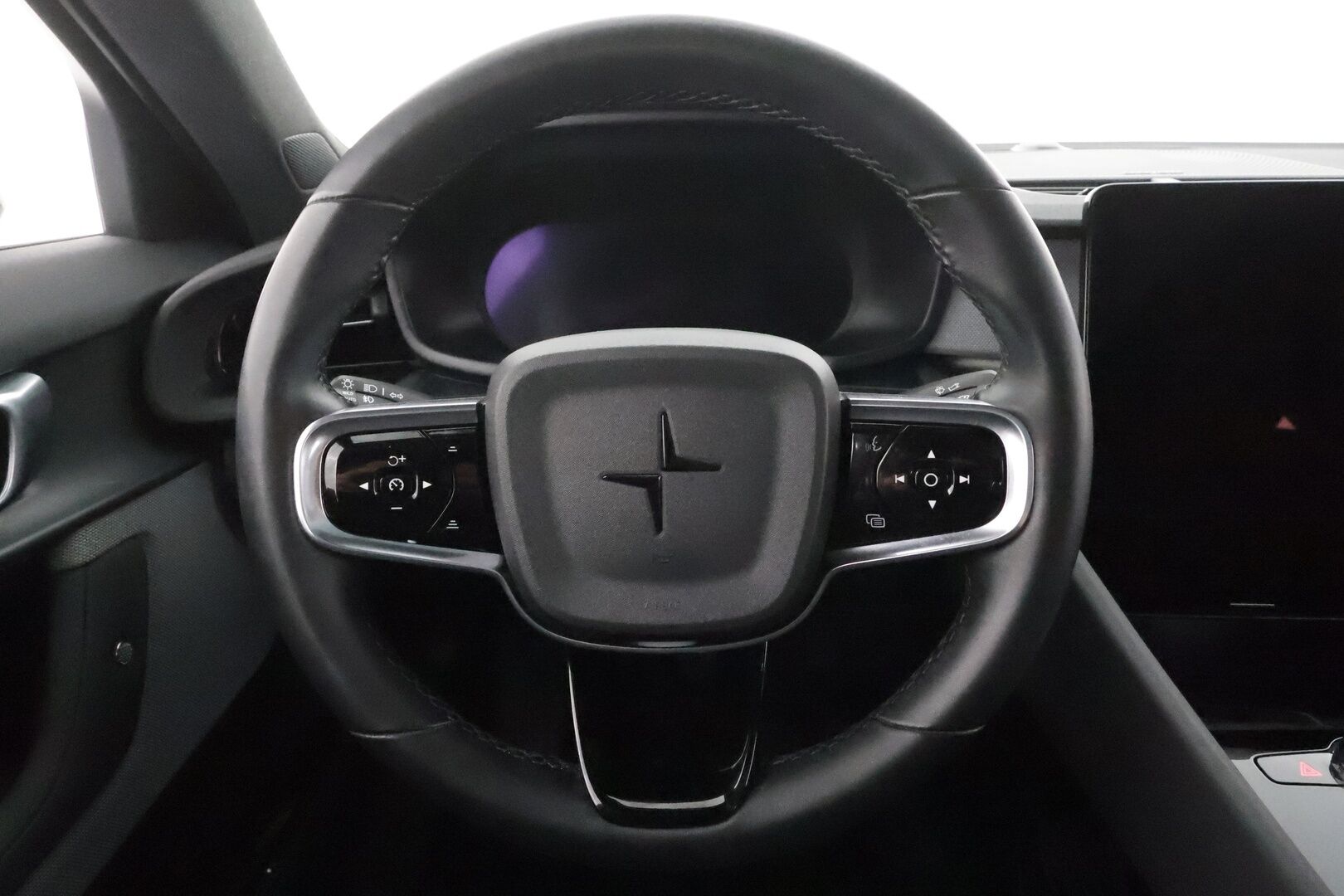 Polestar 2 2022 Standard Range Single Motor * ACC / Pilot&Plus / ILP / Muistipenkki / H&K / Koukku * - Merkkihuollettu