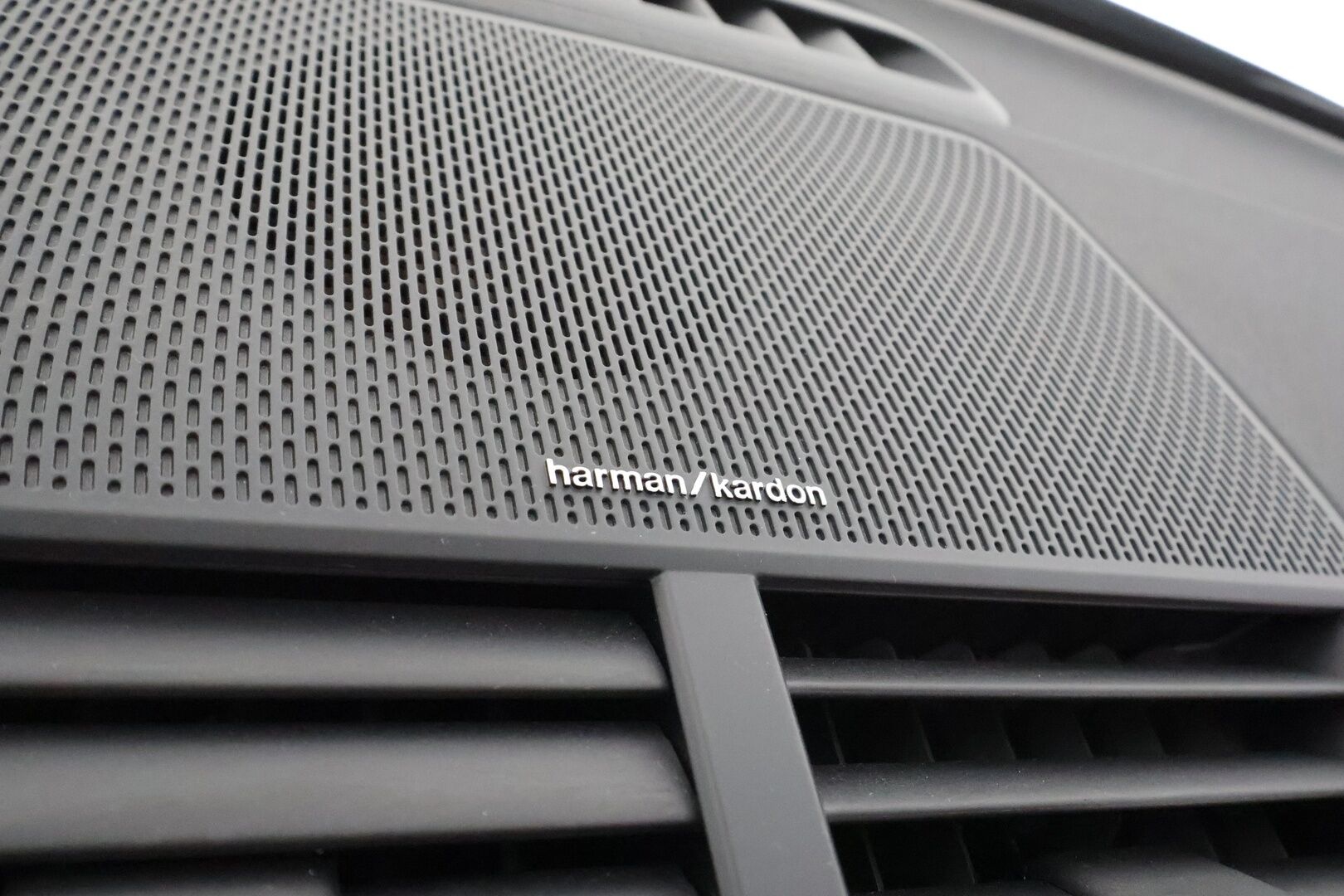 Polestar 2 2022 Standard Range Single Motor * ACC / Pilot&Plus / ILP / Muistipenkki / H&K / Koukku * - Merkkihuollettu