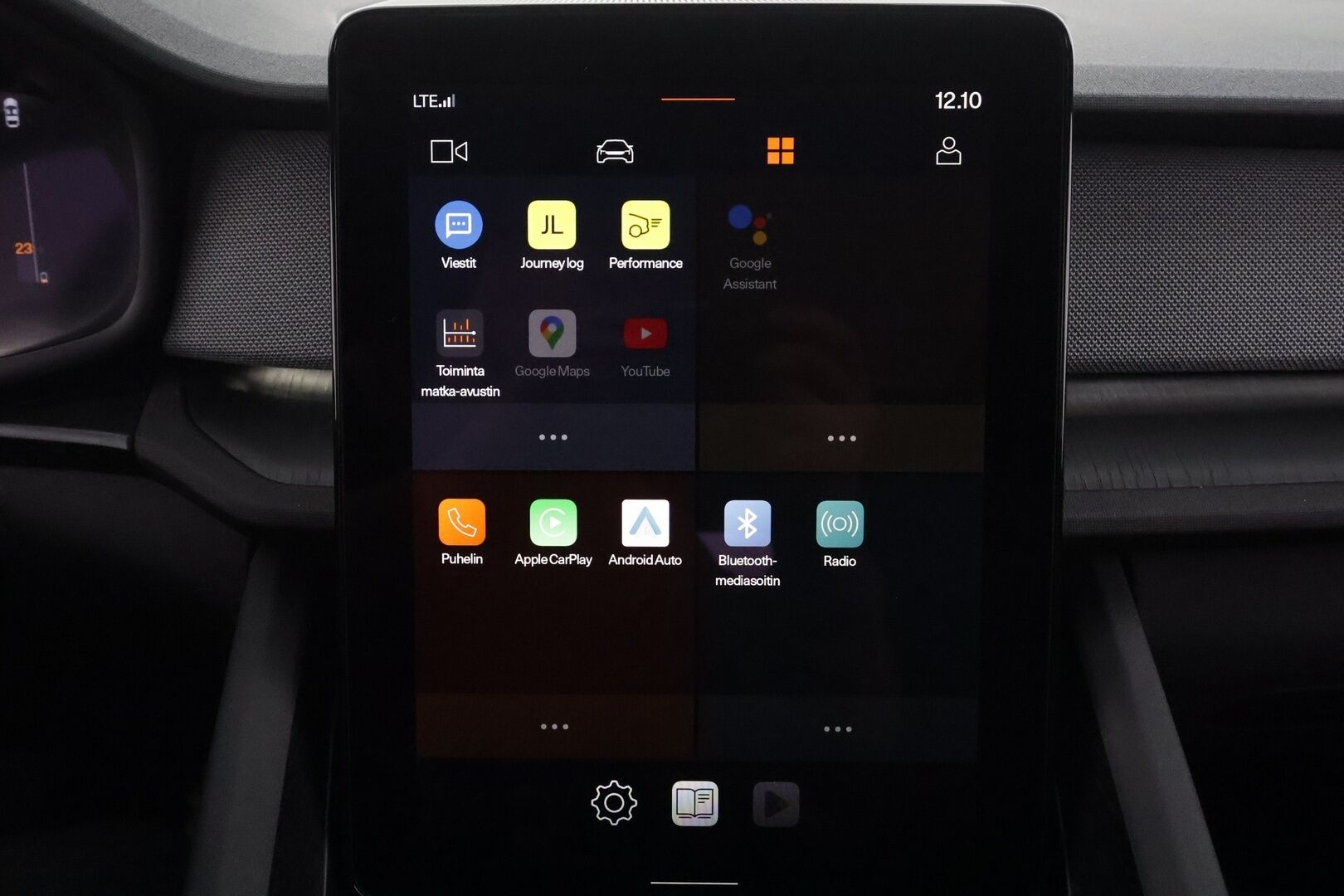 Polestar 2 2022 Standard Range Single Motor * ACC / Pilot&Plus / ILP / Muistipenkki / H&K / Koukku * - Merkkihuollettu