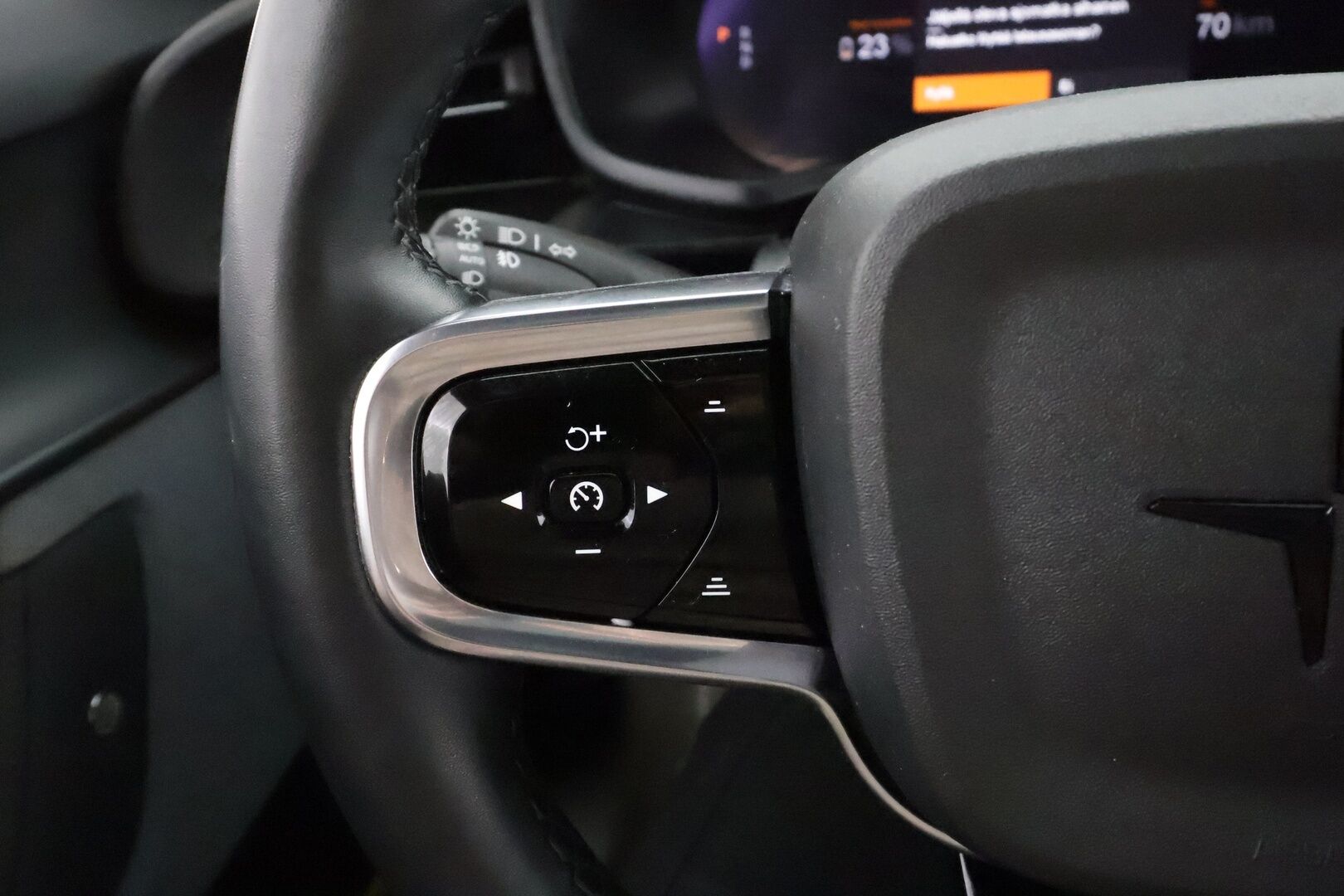 Polestar 2 2022 Standard Range Single Motor * ACC / Pilot&Plus / ILP / Muistipenkki / H&K / Koukku * - Merkkihuollettu