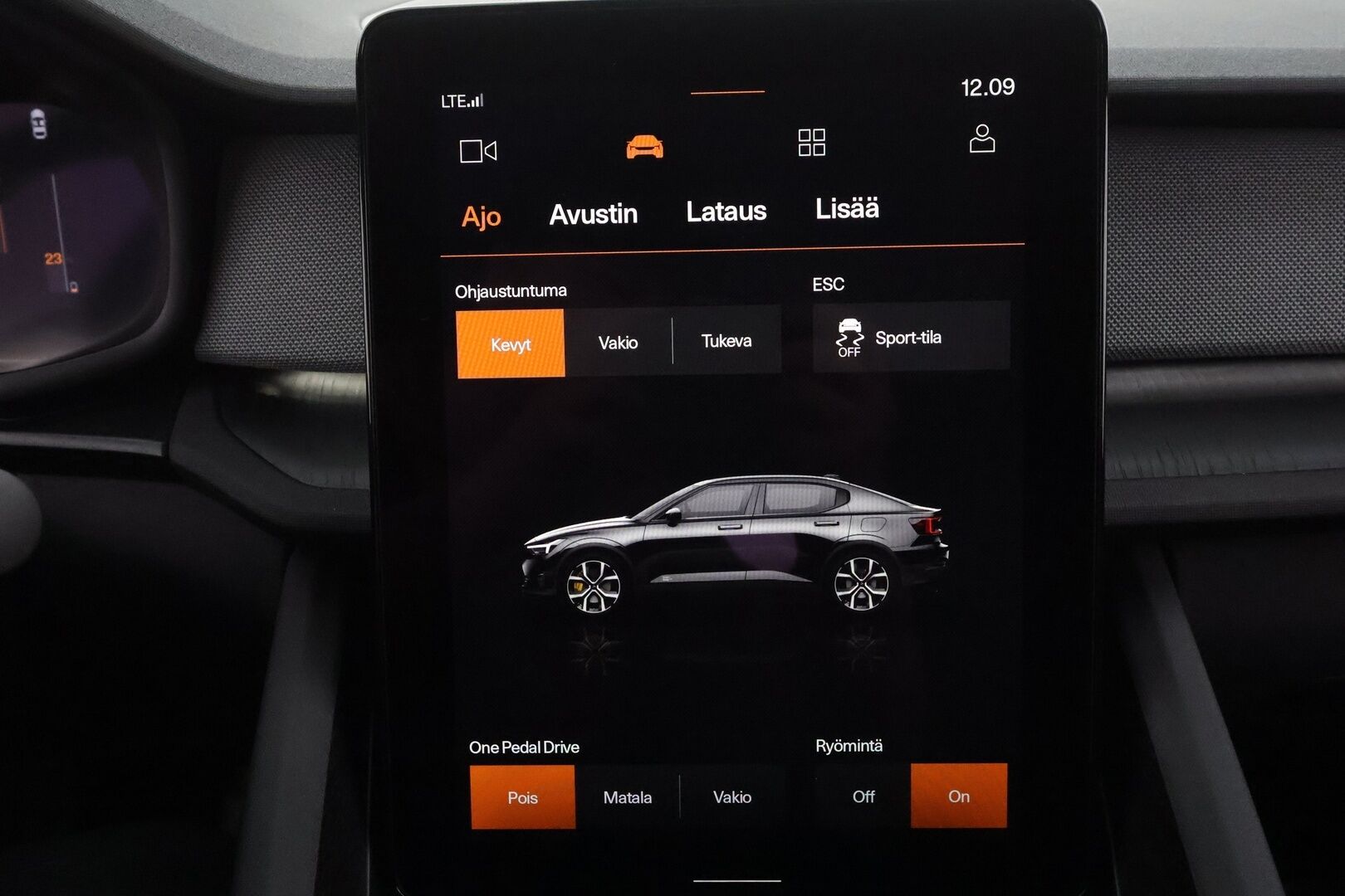 Polestar 2 2022 Standard Range Single Motor * ACC / Pilot&Plus / ILP / Muistipenkki / H&K / Koukku * - Merkkihuollettu