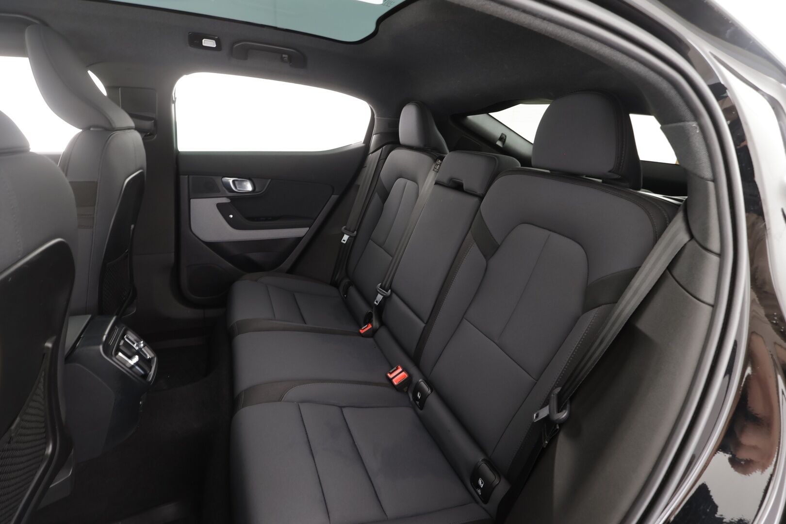 Polestar 2 2022 Standard Range Single Motor * ACC / Pilot&Plus / ILP / Muistipenkki / H&K / Koukku * - Merkkihuollettu