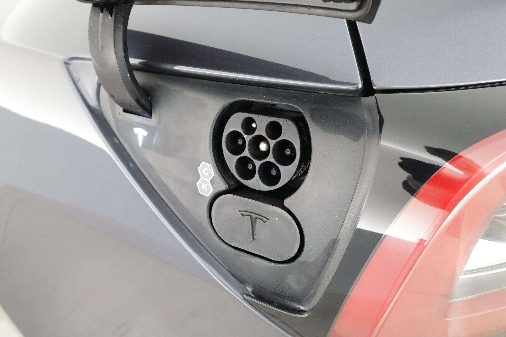 Tesla Model 3 2022 Performance * Lasikatto / ILP / ACC / Matrix-LED / P.Kamera / Muistipenkki / Premium Audio / Navi / Kaistavahti * - Akku kuntotarkastettu / 2x Latauskaapelit / Kahdet renkaat - HULLUT BLACKWEEK JATKOT - KORKOTARJOUS 2,49%