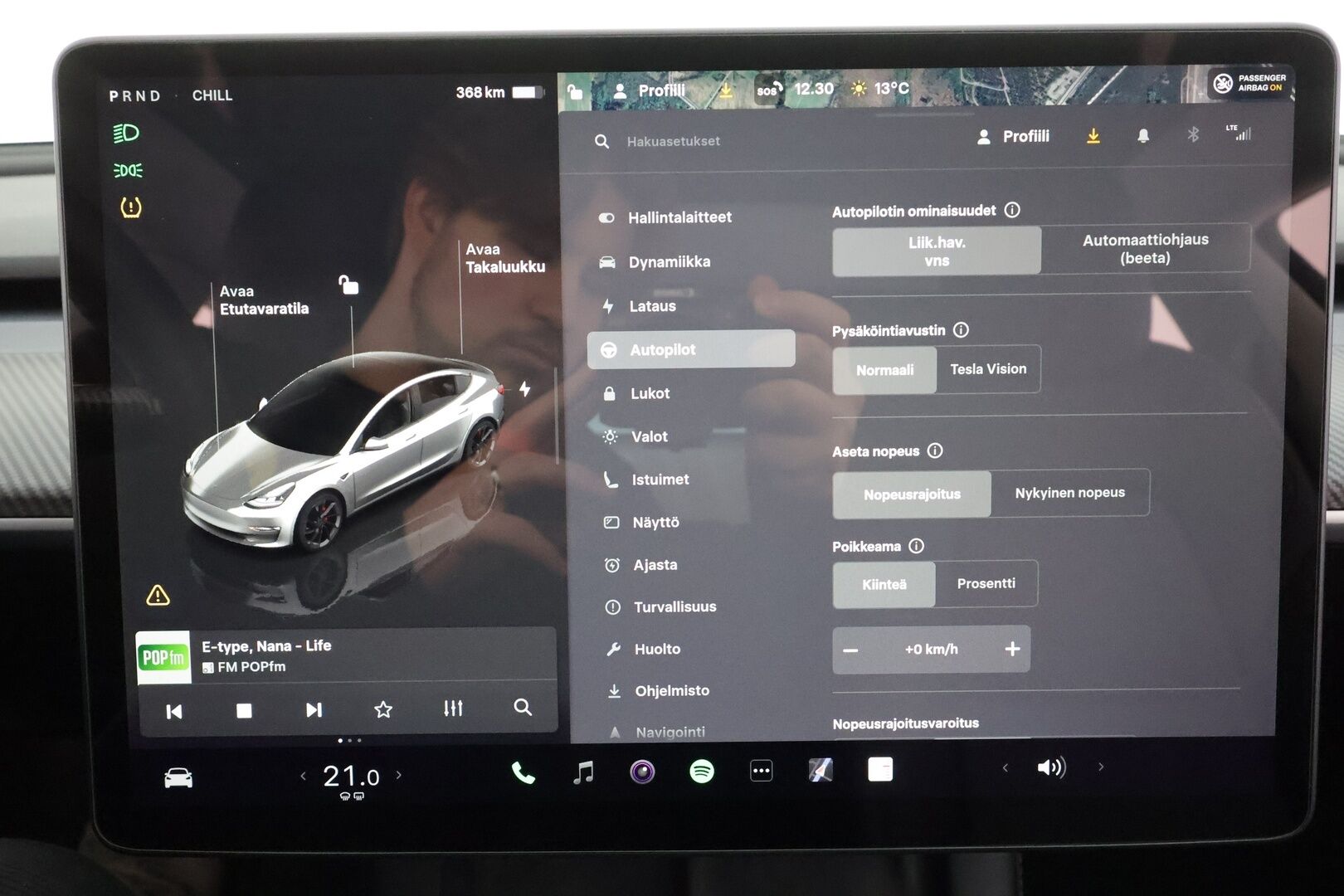 Tesla Model 3 2022 Performance * Lasikatto / ILP / ACC / Matrix-LED / P.Kamera / Muistipenkki / Premium Audio / Navi / Kaistavahti * - Akku kuntotarkastettu / 2x Latauskaapelit / Kahdet renkaat - HULLUT BLACKWEEK JATKOT - KORKOTARJOUS 2,49%