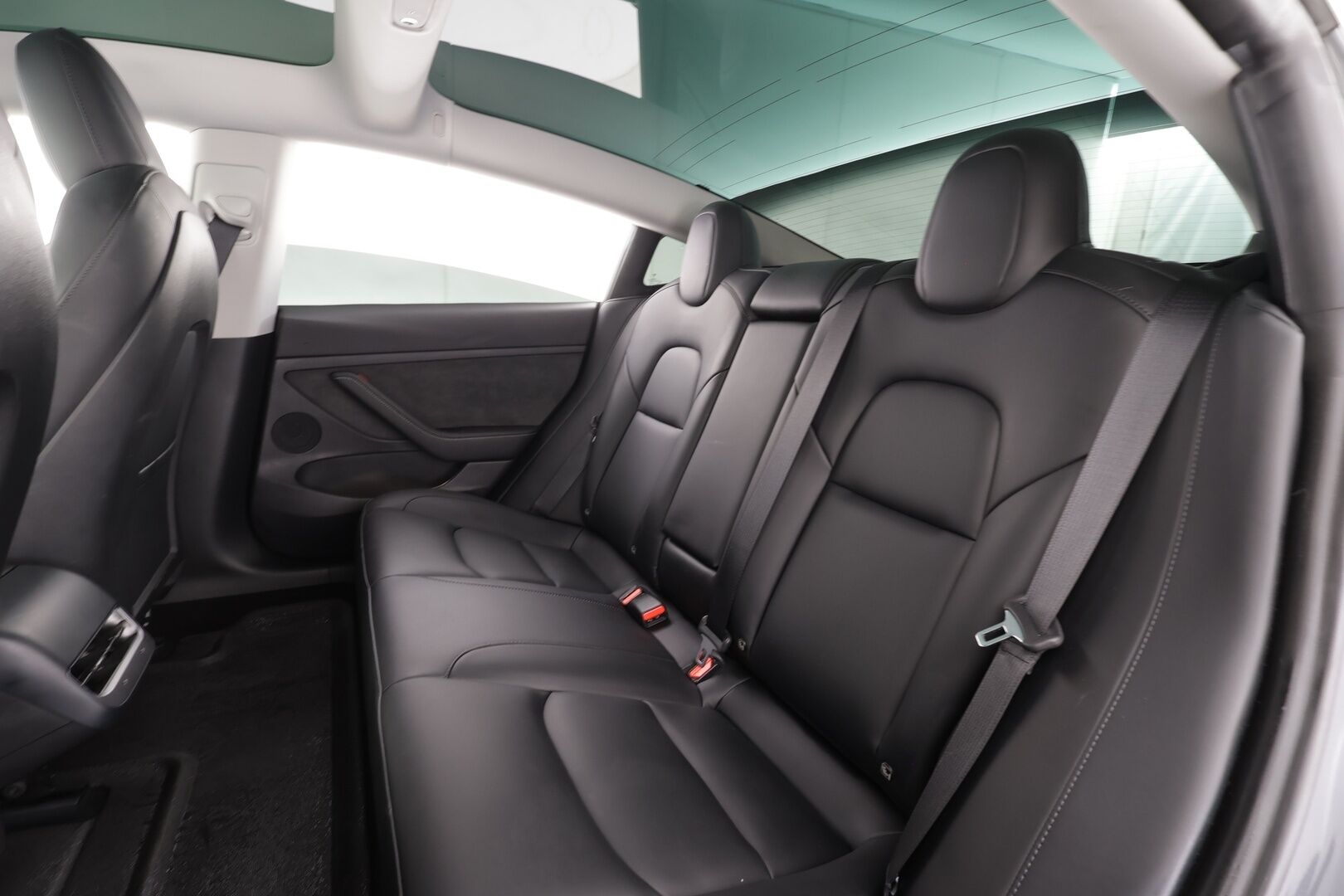 Tesla Model 3 2022 Performance * Lasikatto / ILP / ACC / Matrix-LED / P.Kamera / Muistipenkki / Premium Audio / Navi / Kaistavahti * - Akku kuntotarkastettu / 2x Latauskaapelit / Kahdet renkaat - HULLUT BLACKWEEK JATKOT - KORKOTARJOUS 2,49%