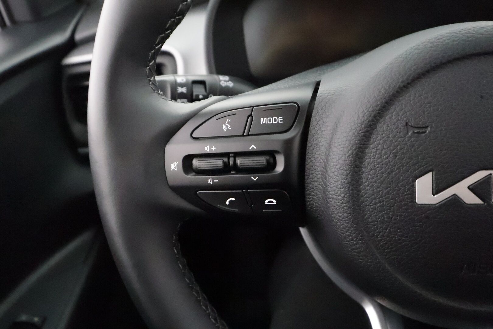 Kia Stonic 2025 1,0 T-GDI 100hv LX DCT - | Vakkari | Lohko | P.Kamera | Ratinlämmitys | Navi | Digimittaristo | 1.Om suomi-auto | Kahdet Renkaat |