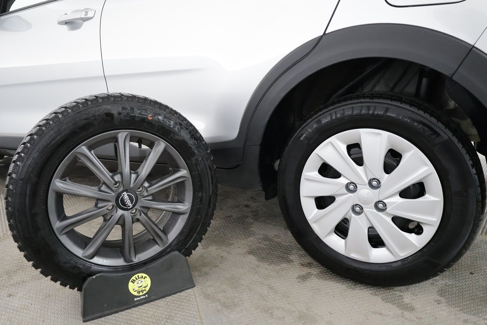 Kia Stonic 2025 1,0 T-GDI 100hv LX DCT - | Vakkari | Lohko | P.Kamera | Ratinlämmitys | Navi | Digimittaristo | 1.Om suomi-auto | Kahdet Renkaat |