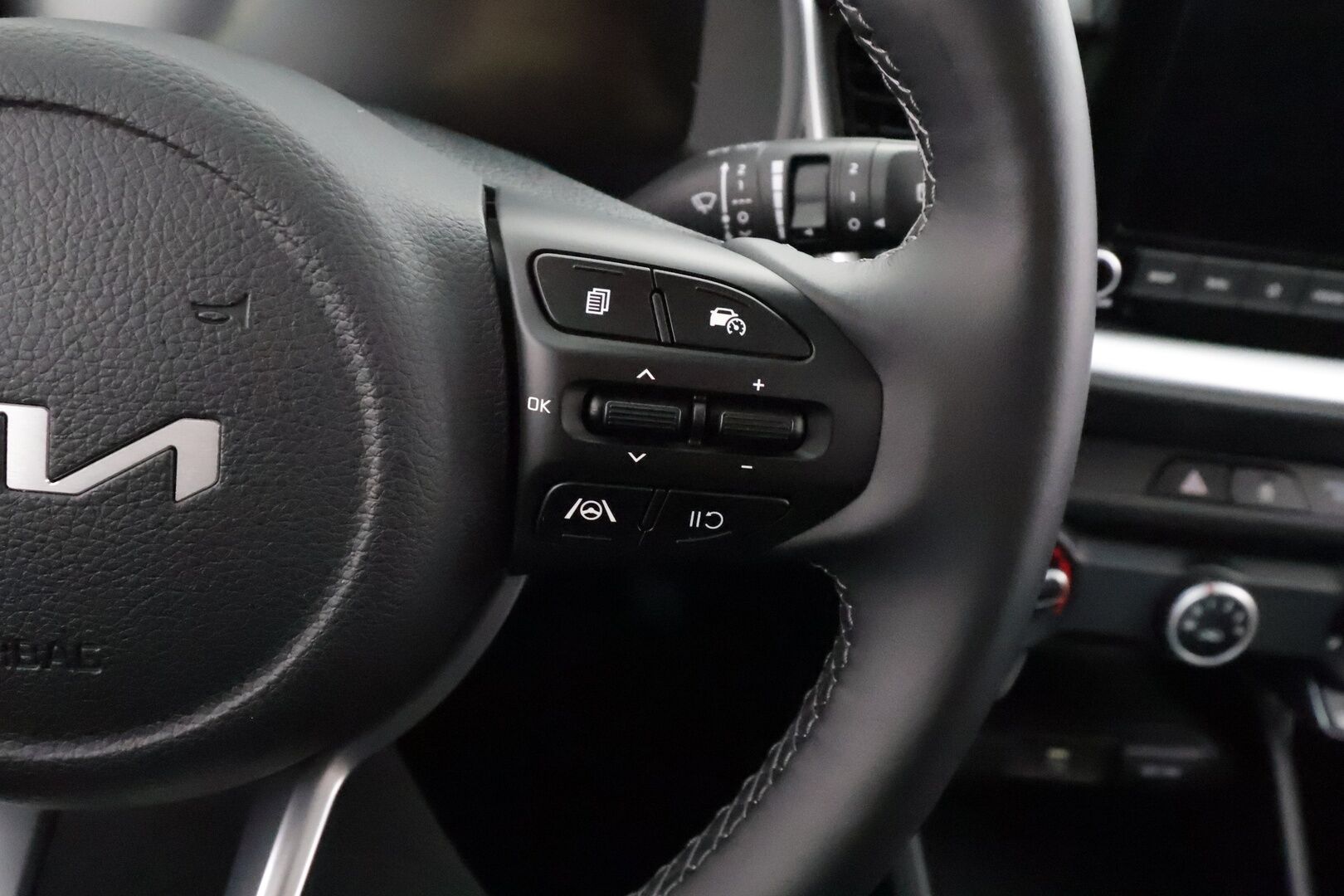 Kia Stonic 2025 1,0 T-GDI 100hv LX DCT - | Vakkari | Lohko | P.Kamera | Ratinlämmitys | Navi | Digimittaristo | 1.Om suomi-auto | Kahdet Renkaat |