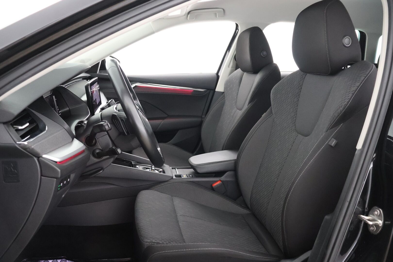 Skoda Octavia 2022 Combi 1.4 TSI PHEV Style iV DSG Autom. - ACC | Muistipenkki | Webasto | HUD | P. Kamera | BLIS | Ambiente | SoH 95,4%! | Kaistavahti | Lämm. ratti | Juuri huollettu!
