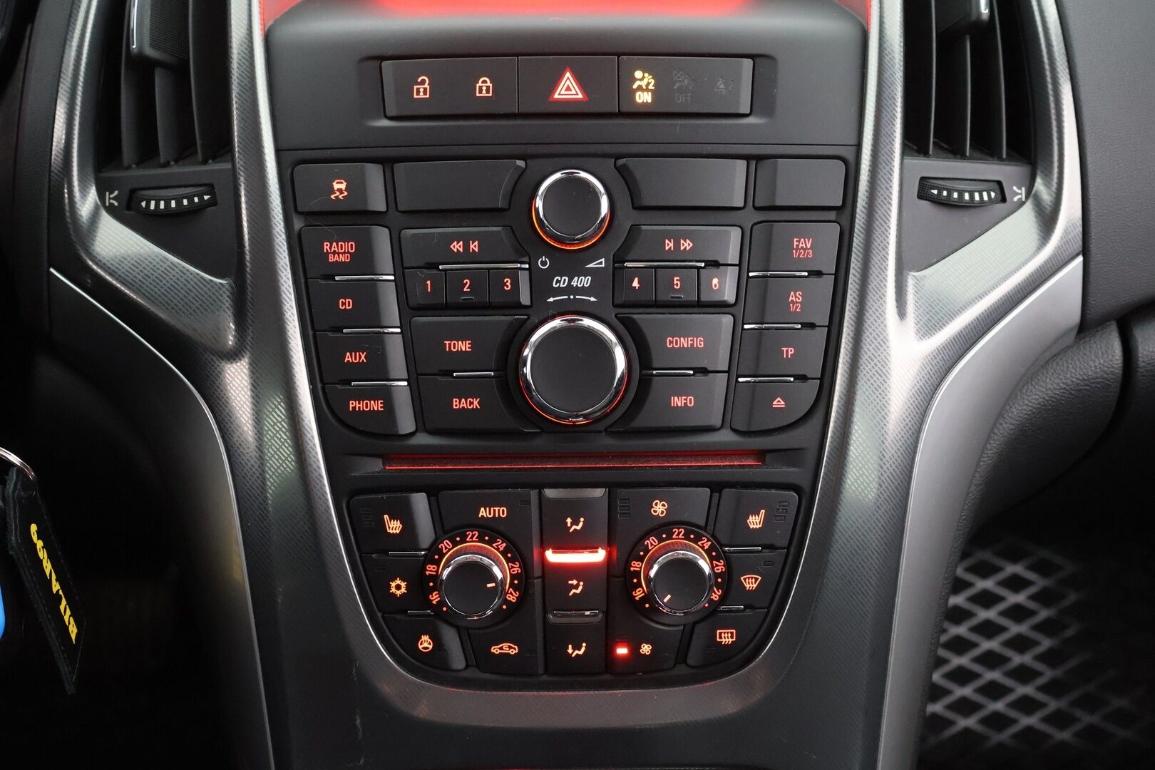 Opel Astra 2011 Astra 5-ov 1,4Turbo 103kw AT6 - Myydään  Huutokaupat.com - Vakkari | Ratinlämmitys | 2x renkaat 