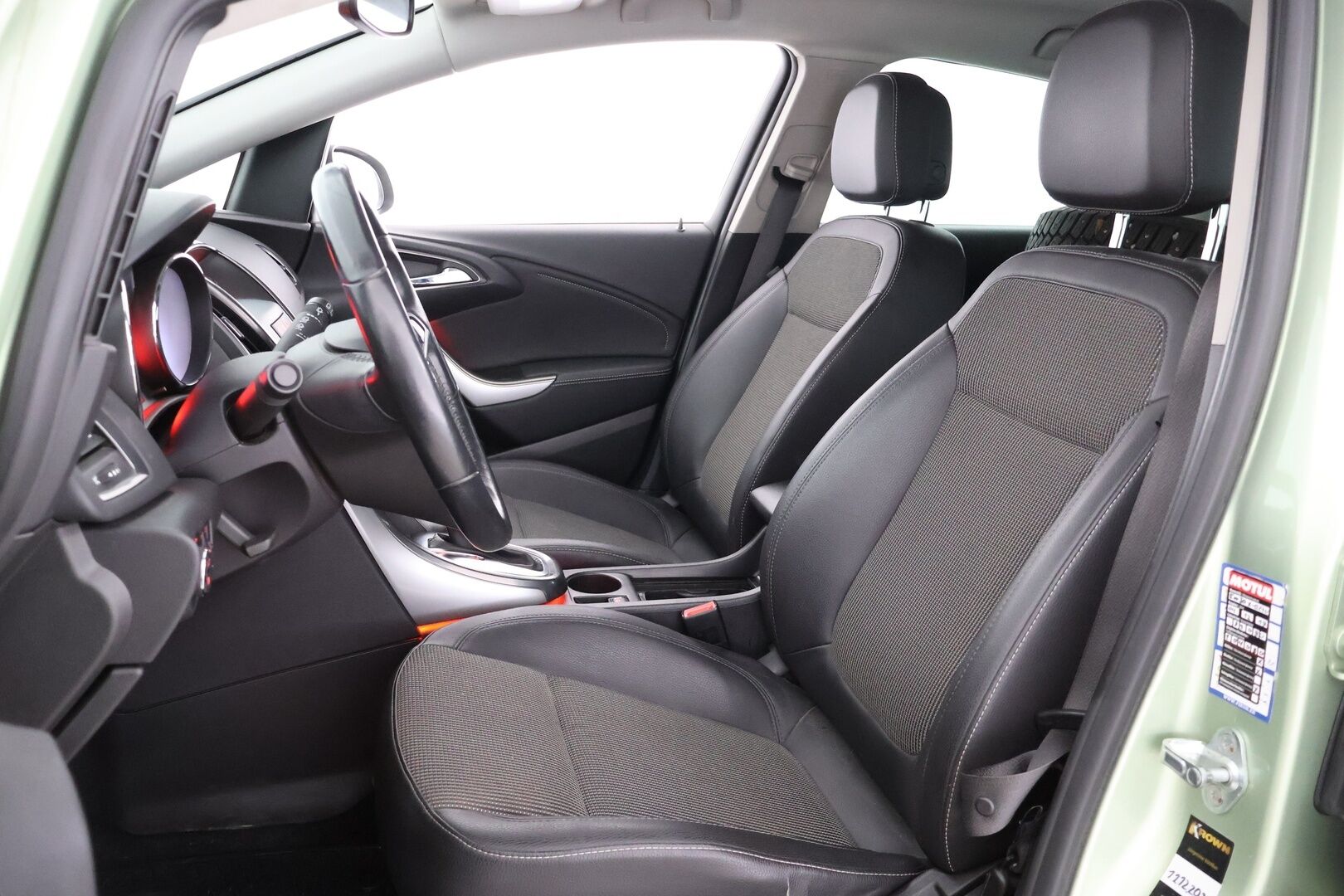 Opel Astra 2011 Astra 5-ov 1,4Turbo 103kw AT6 - Myydään  Huutokaupat.com - Vakkari | Ratinlämmitys | 2x renkaat 
