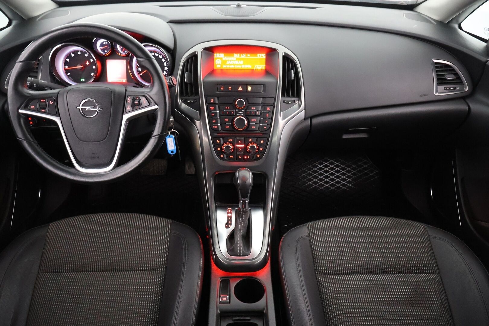 Opel Astra 2011 Astra 5-ov 1,4Turbo 103kw AT6 - Myydään  Huutokaupat.com - Vakkari | Ratinlämmitys | 2x renkaat 