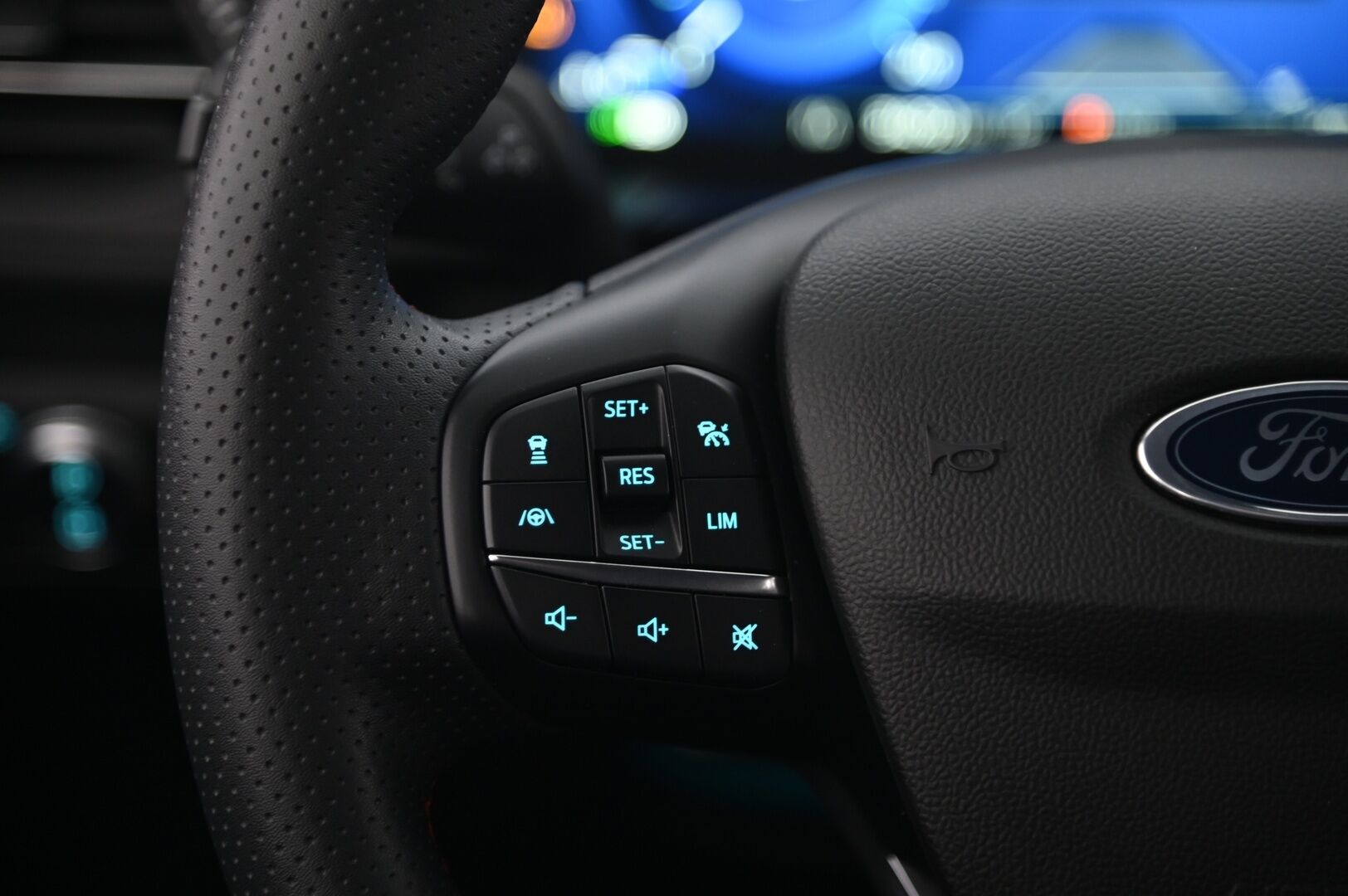 Ford Kuga 2023 2.5 Ladattava hybridi (PHEV) 225hv FWD ST-Line*B&O / ACC / P-kamera / Apple carplay* - *Juuri tullut / 2x renkaat ja vanteet / Todella siisti* - HULLUT AVAJAISHULINAT KORKOTARJOUS 3,29 %