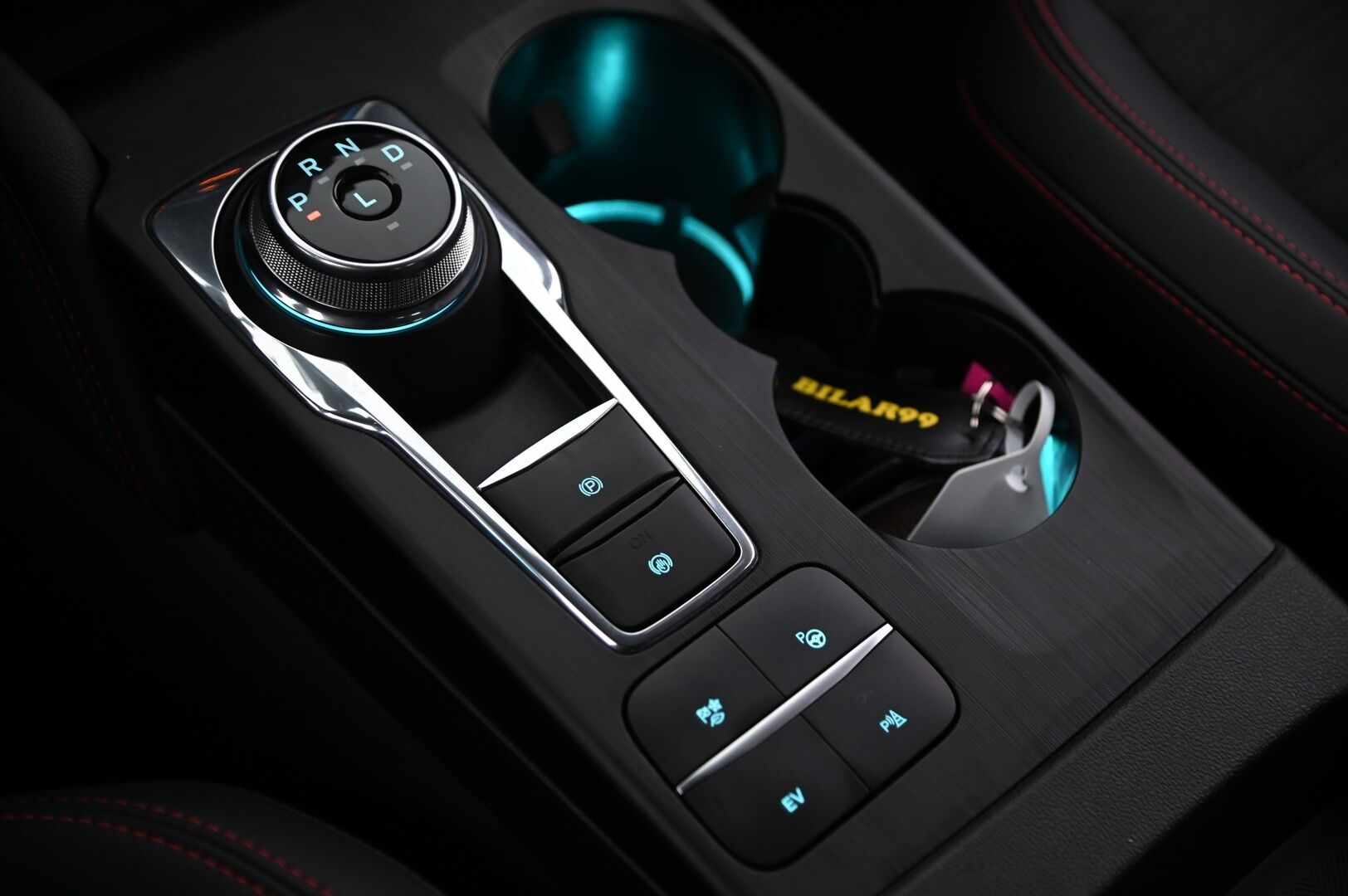 Ford Kuga 2023 2.5 Ladattava hybridi (PHEV) 225hv FWD ST-Line*B&O / ACC / P-kamera / Apple carplay* - *Juuri tullut / 2x renkaat ja vanteet / Todella siisti* - HULLUT AVAJAISHULINAT KORKOTARJOUS 3,29 %