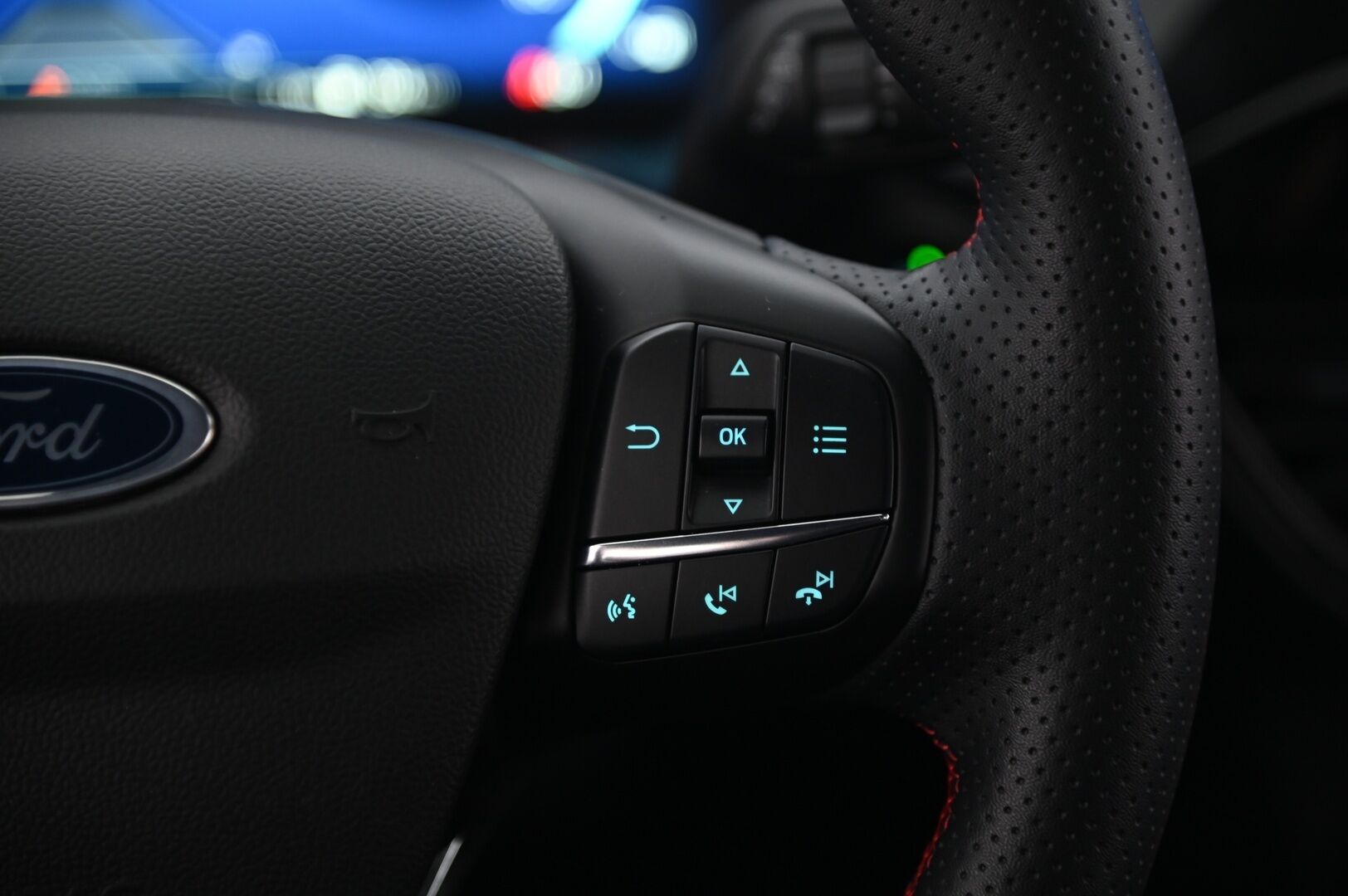 Ford Kuga 2023 2.5 Ladattava hybridi (PHEV) 225hv FWD ST-Line*B&O / ACC / P-kamera / Apple carplay* - *Juuri tullut / 2x renkaat ja vanteet / Todella siisti* - HULLUT AVAJAISHULINAT KORKOTARJOUS 3,29 %