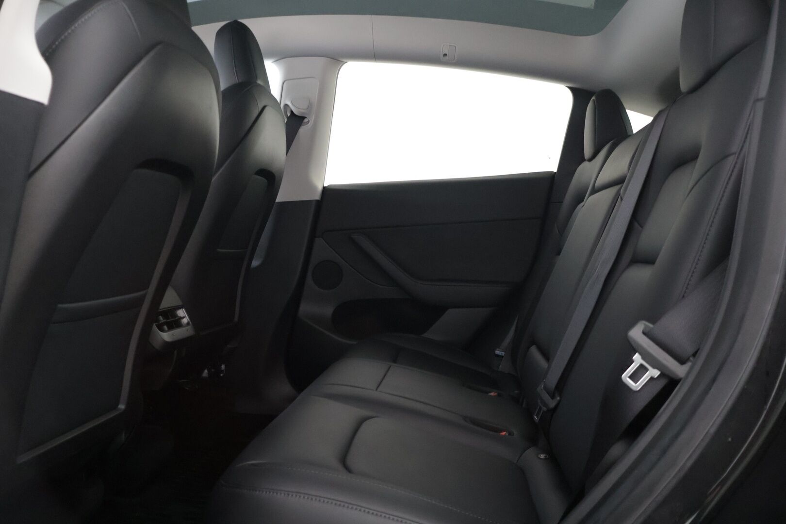 Tesla Model Y 2022 Long Range  * AMD Ryzen * AWD * 2 X RENKAAT SEKÄ VANTEET * - Autopilot / Lämpöpumppu / Premium Audio / Panorama / Matrix-LED / Tumma Nahkaverhoilu / 