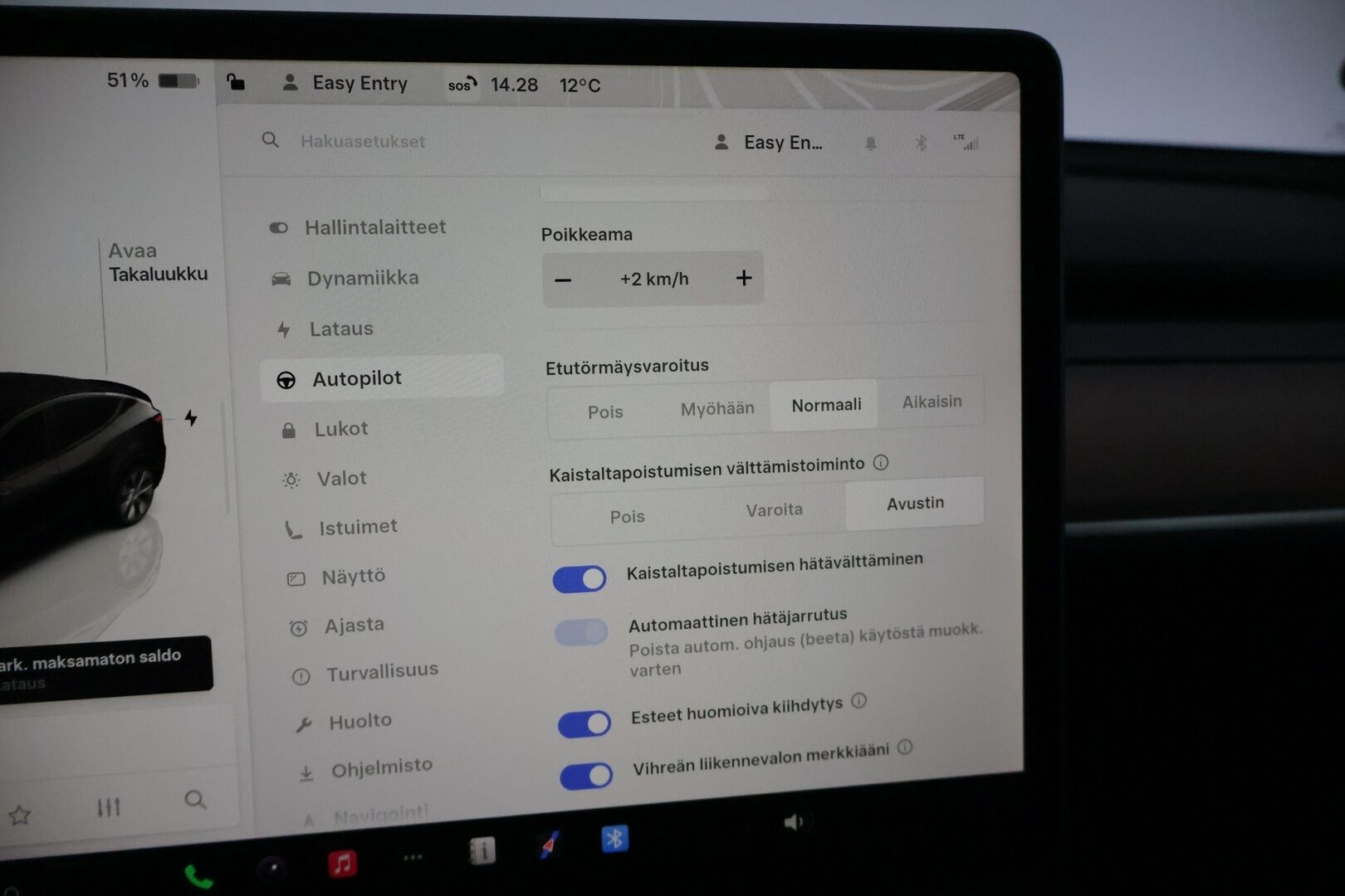 Tesla Model Y 2022 Long Range  * AMD Ryzen * AWD * 2 X RENKAAT SEKÄ VANTEET * - Autopilot / Lämpöpumppu / Premium Audio / Panorama / Matrix-LED / Tumma Nahkaverhoilu / 