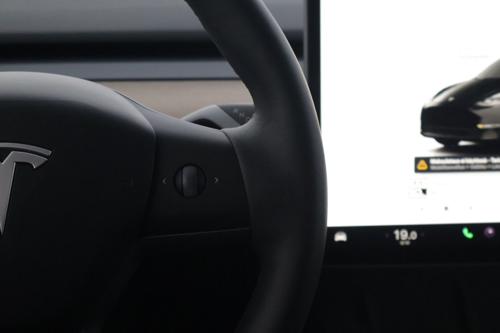 Tesla Model Y 2022 Long Range  * AMD Ryzen * AWD * 2 X RENKAAT SEKÄ VANTEET * - Autopilot / Lämpöpumppu / Premium Audio / Panorama / Matrix-LED / Tumma Nahkaverhoilu / 