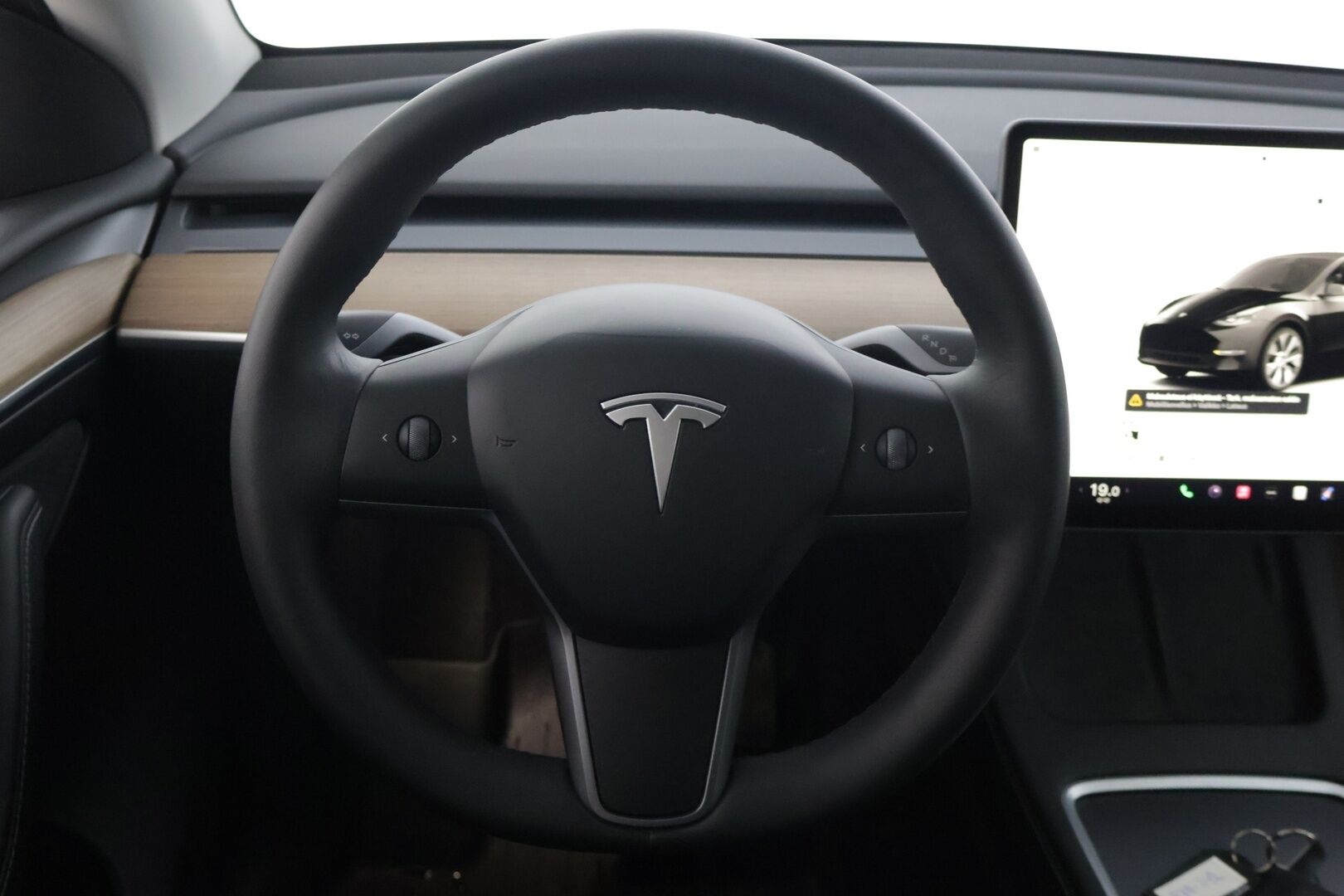 Tesla Model Y 2022 Long Range  * AMD Ryzen * AWD * 2 X RENKAAT SEKÄ VANTEET * - Autopilot / Lämpöpumppu / Premium Audio / Panorama / Matrix-LED / Tumma Nahkaverhoilu / 