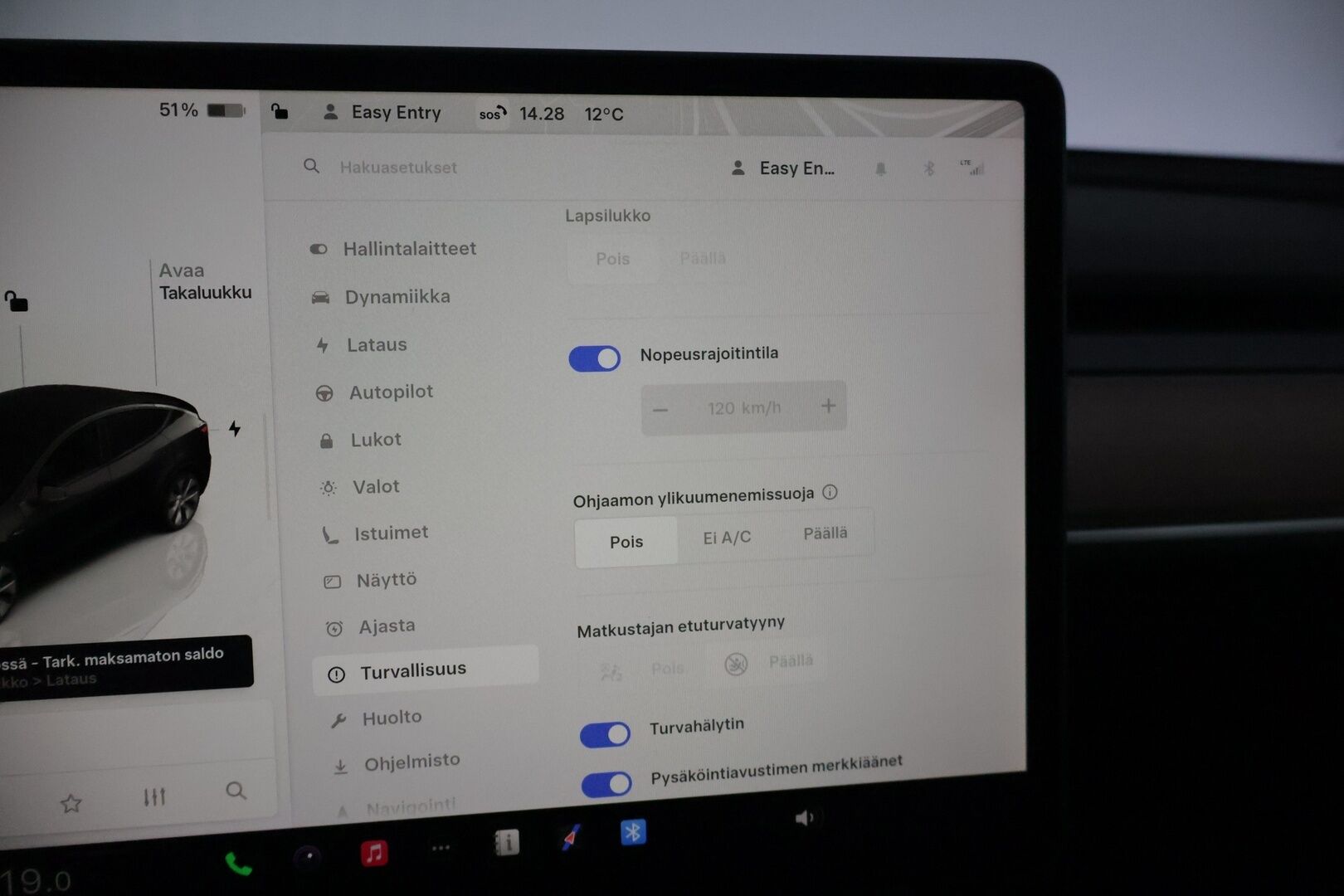 Tesla Model Y 2022 Long Range  * AMD Ryzen * AWD * 2 X RENKAAT SEKÄ VANTEET * - Autopilot / Lämpöpumppu / Premium Audio / Panorama / Matrix-LED / Tumma Nahkaverhoilu / 