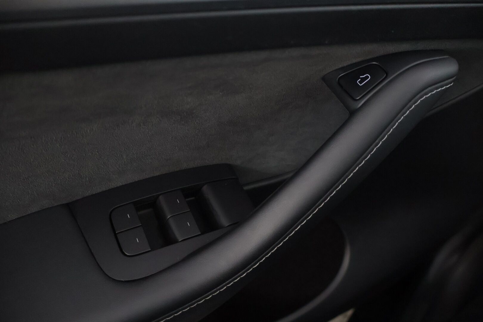 Tesla Model Y 2022 Long Range  * AMD Ryzen * AWD * 2 X RENKAAT SEKÄ VANTEET * - Autopilot / Lämpöpumppu / Premium Audio / Panorama / Matrix-LED / Tumma Nahkaverhoilu / 