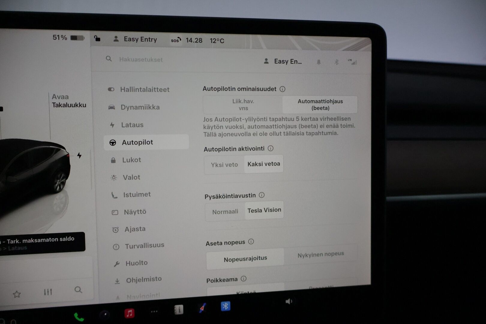 Tesla Model Y 2022 Long Range  * AMD Ryzen * AWD * 2 X RENKAAT SEKÄ VANTEET * - Autopilot / Lämpöpumppu / Premium Audio / Panorama / Matrix-LED / Tumma Nahkaverhoilu / 