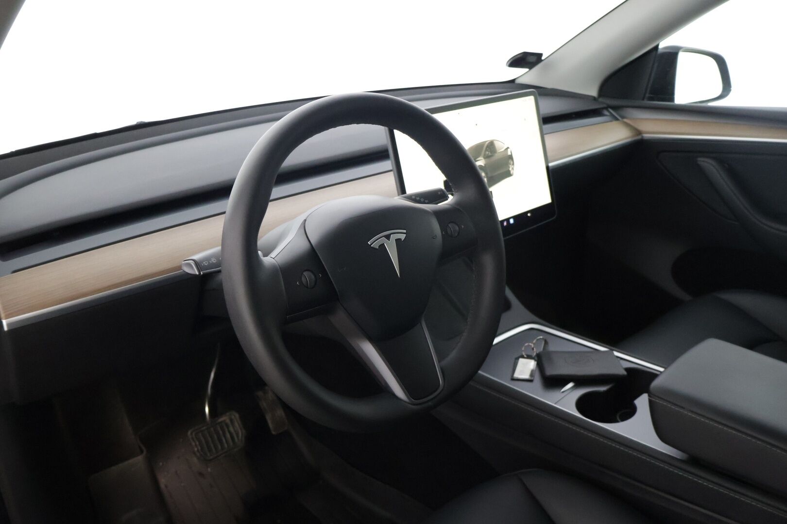 Tesla Model Y 2022 Long Range  * AMD Ryzen * AWD * 2 X RENKAAT SEKÄ VANTEET * - Autopilot / Lämpöpumppu / Premium Audio / Panorama / Matrix-LED / Tumma Nahkaverhoilu / 
