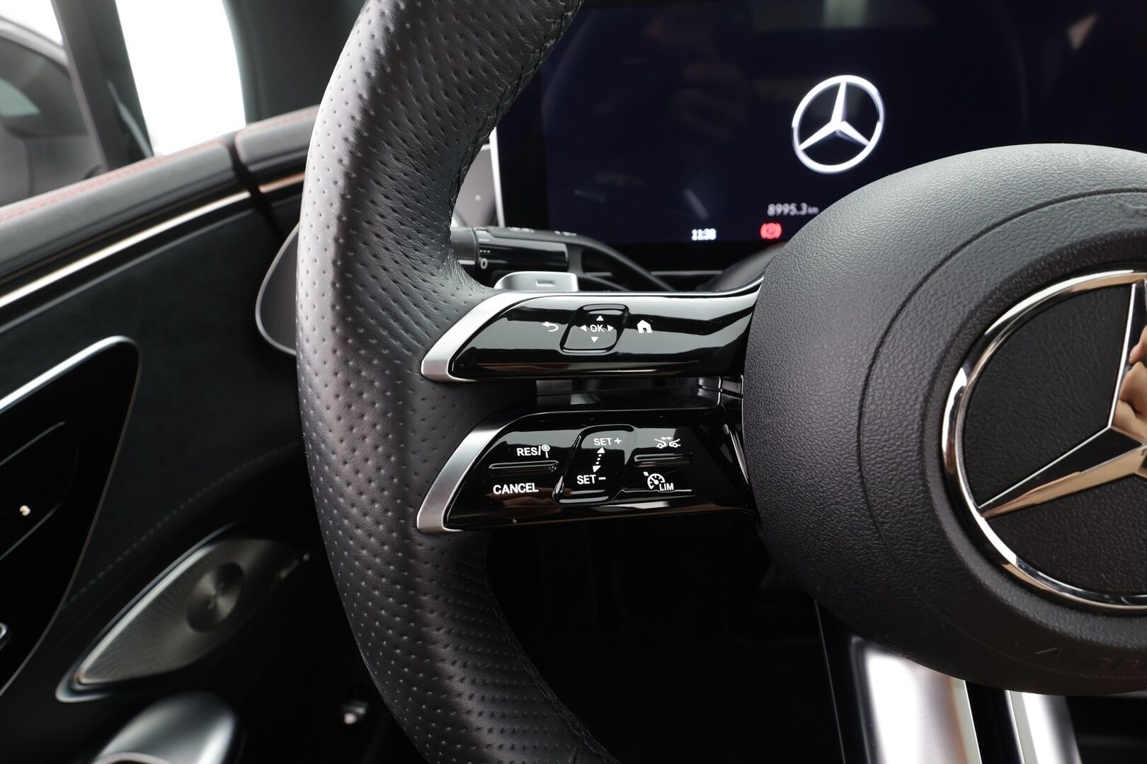 Mercedes-Benz EQE 2023 300 - | Distronic | Burmester | Muistipenkit | Panorama | High Performance audio | P.kamera | Puolinahat | Kahdet Renkaat | Koti & Kauppalaturi |