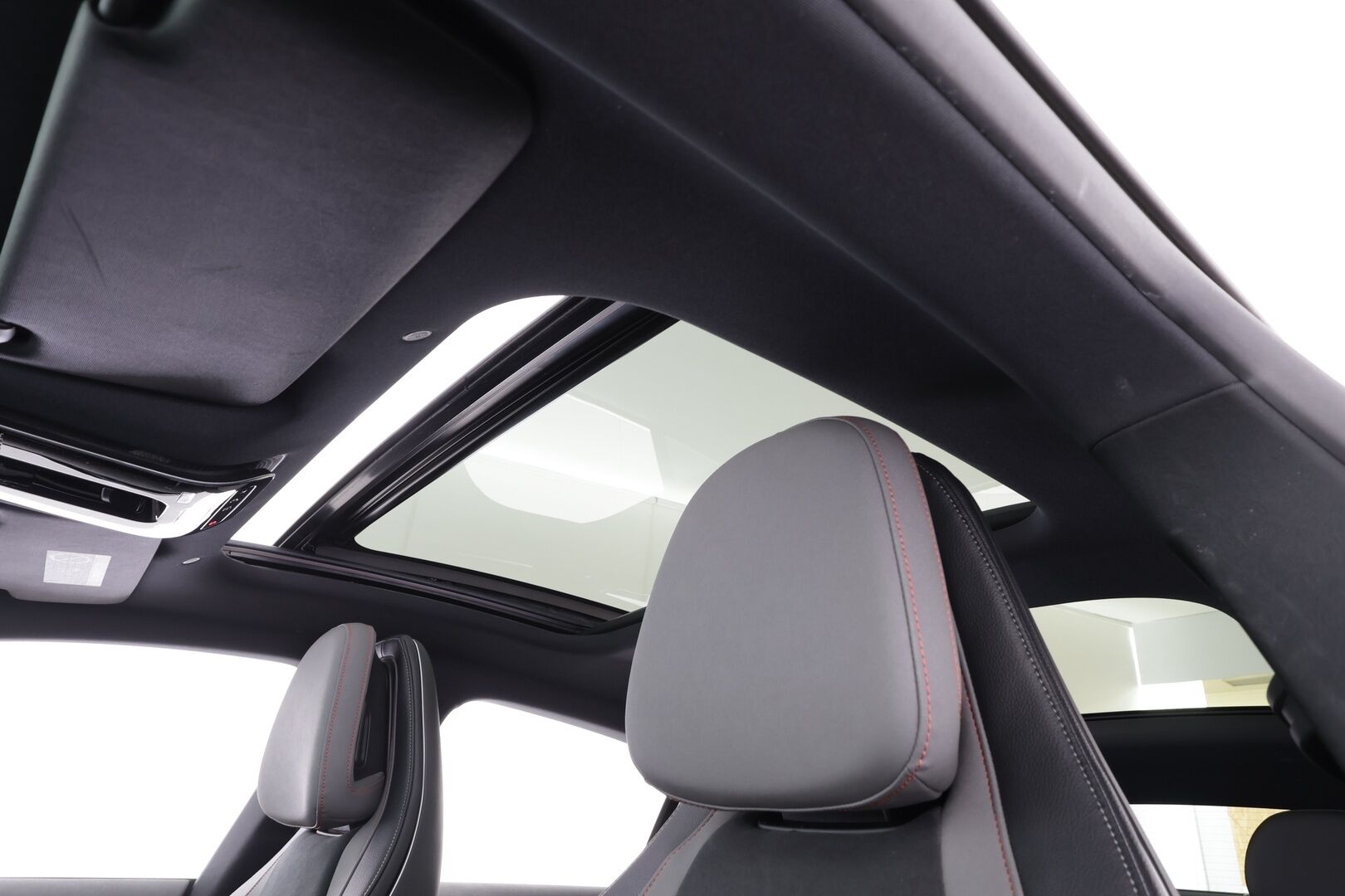 Mercedes-Benz EQE 2023 300 - | Distronic | Burmester | Muistipenkit | Panorama | High Performance audio | P.kamera | Puolinahat | Kahdet Renkaat | Koti & Kauppalaturi |