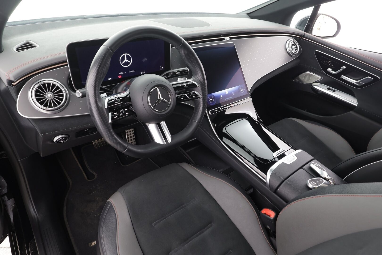 Mercedes-Benz EQE 2023 300 - | Distronic | Burmester | Muistipenkit | Panorama | High Performance audio | P.kamera | Puolinahat | Kahdet Renkaat | Koti & Kauppalaturi |