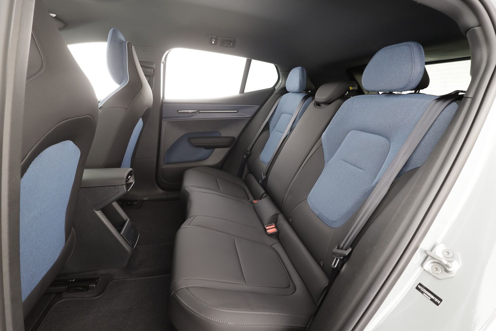 Volvo EX30 2024 Twin Performance Plus - | ACC | ILP | H&K | Pilot assist | BLIS | P.kamera | Sähk. takaluukku | Lämm. ratti | Akuston esilämmitys | 2x renkaat aluin | 
