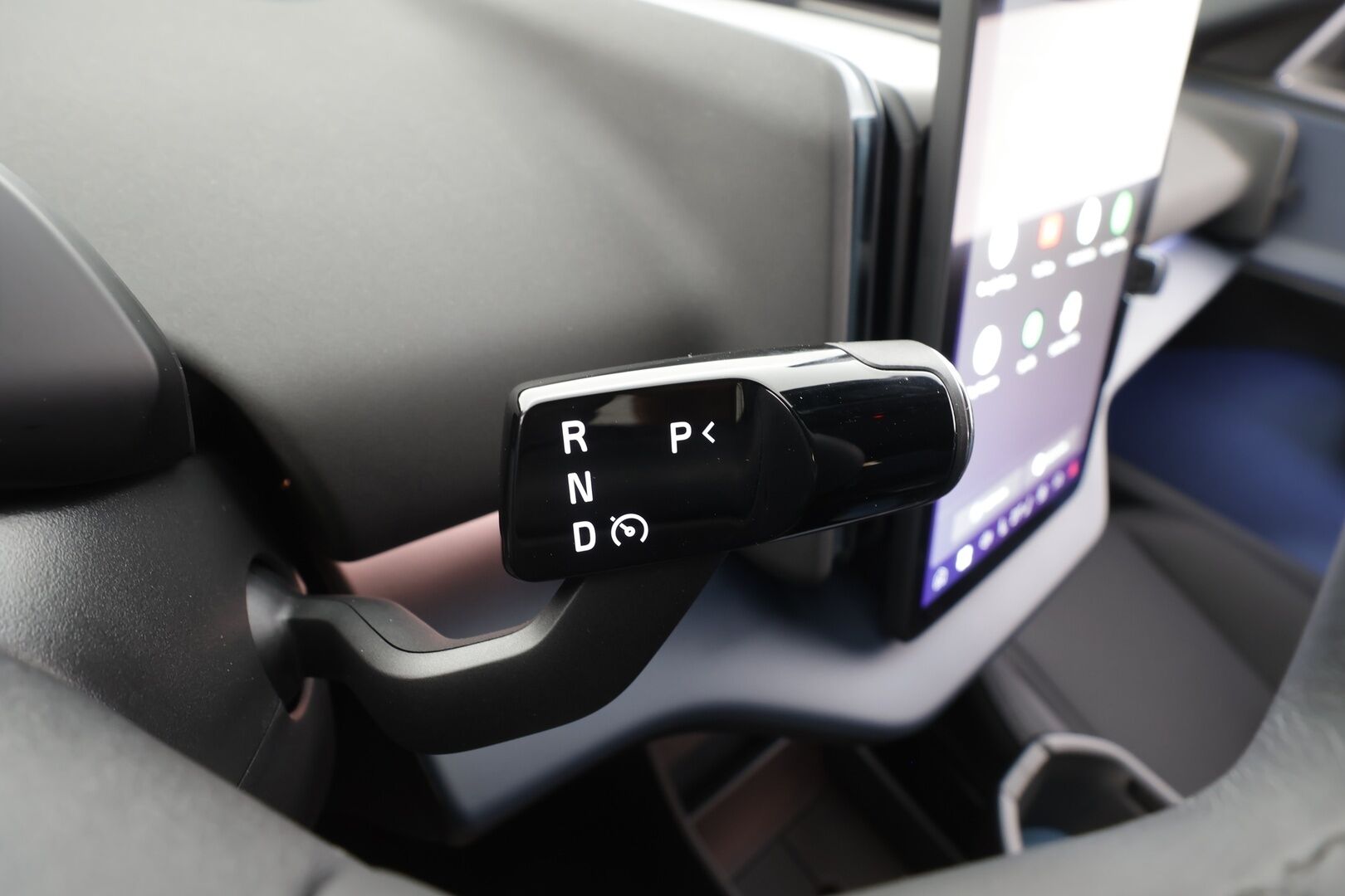 Volvo EX30 2024 Twin Performance Plus - | ACC | ILP | H&K | Pilot assist | BLIS | P.kamera | Sähk. takaluukku | Lämm. ratti | Akuston esilämmitys | 2x renkaat aluin | 