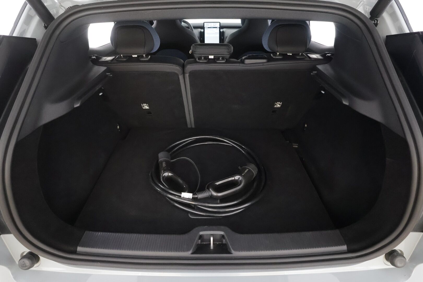 Volvo EX30 2024 Twin Performance Plus - | ACC | ILP | H&K | Pilot assist | BLIS | P.kamera | Sähk. takaluukku | Lämm. ratti | Akuston esilämmitys | 2x renkaat aluin | 