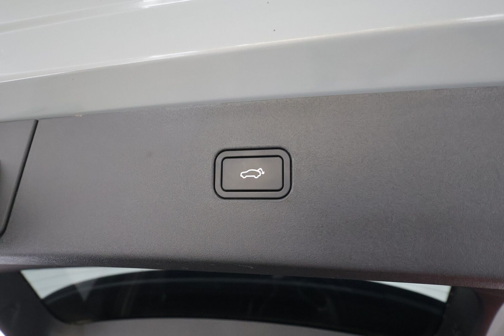 Volvo EX30 2024 Twin Performance Plus - | ACC | ILP | H&K | Pilot assist | BLIS | P.kamera | Sähk. takaluukku | Lämm. ratti | Akuston esilämmitys | 2x renkaat aluin | 