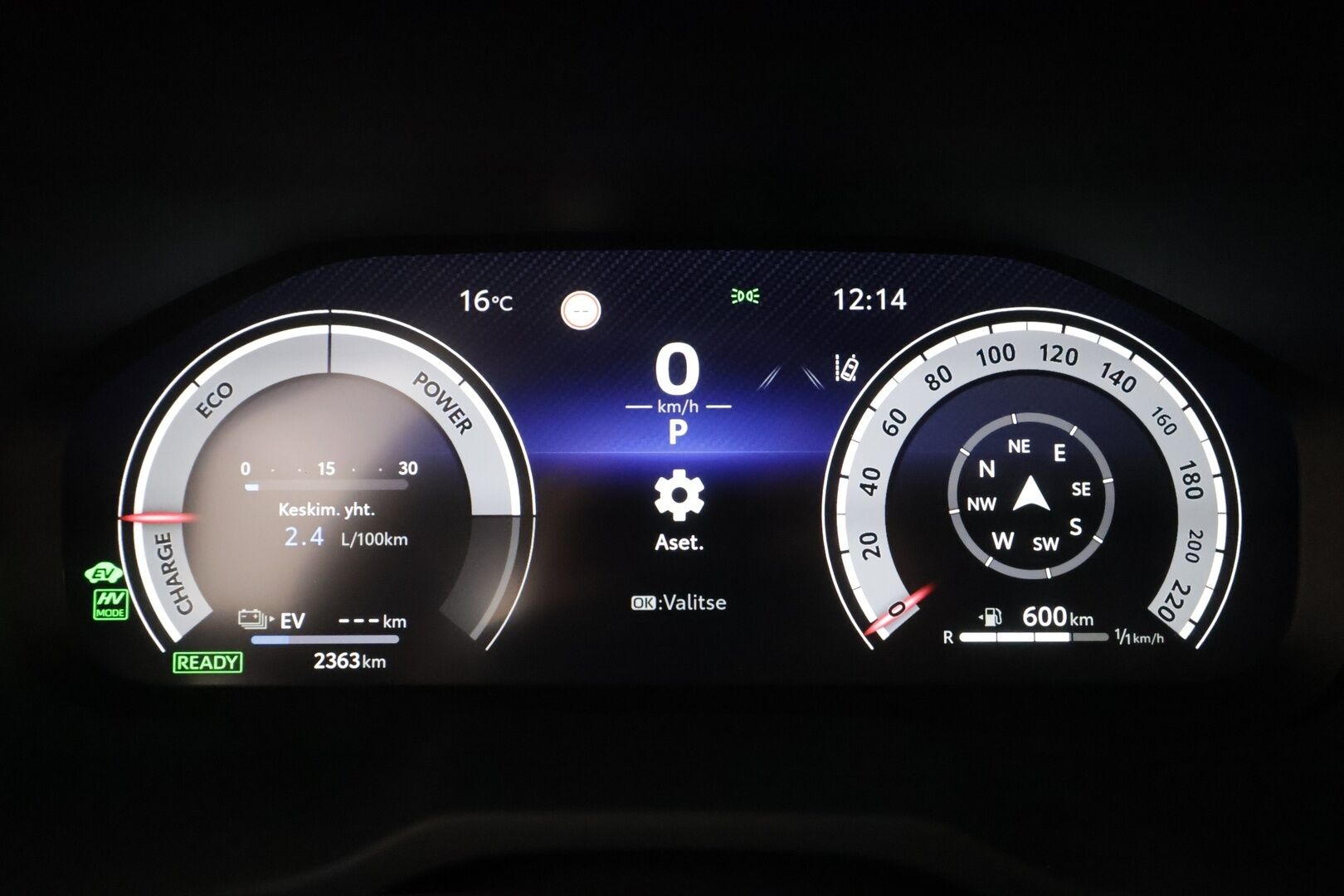 TOYOTA RAV4 PLUG-IN 2023 Hybrid 2,5 AWD-i Active Plus - | ACC | Koukku | Sähköpenkki | Facelift | Digimittaristo | P.kamera ja tutkat | Navi | Keyless | LED | Lämm. ratti | Sähk. takaluukku | ALV | 
