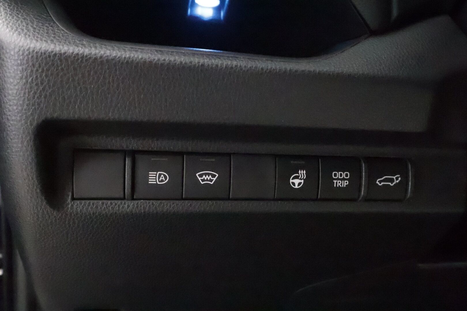 TOYOTA RAV4 PLUG-IN 2023 Hybrid 2,5 AWD-i Active Plus - | ACC | Koukku | Sähköpenkki | Facelift | Digimittaristo | P.kamera ja tutkat | Navi | Keyless | LED | Lämm. ratti | Sähk. takaluukku | ALV | 