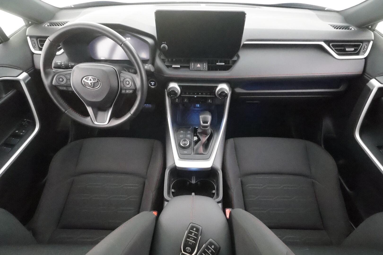 TOYOTA RAV4 PLUG-IN 2023 Hybrid 2,5 AWD-i Active Plus - | ACC | Koukku | Sähköpenkki | Facelift | Digimittaristo | P.kamera ja tutkat | Navi | Keyless | LED | Lämm. ratti | Sähk. takaluukku | ALV | 