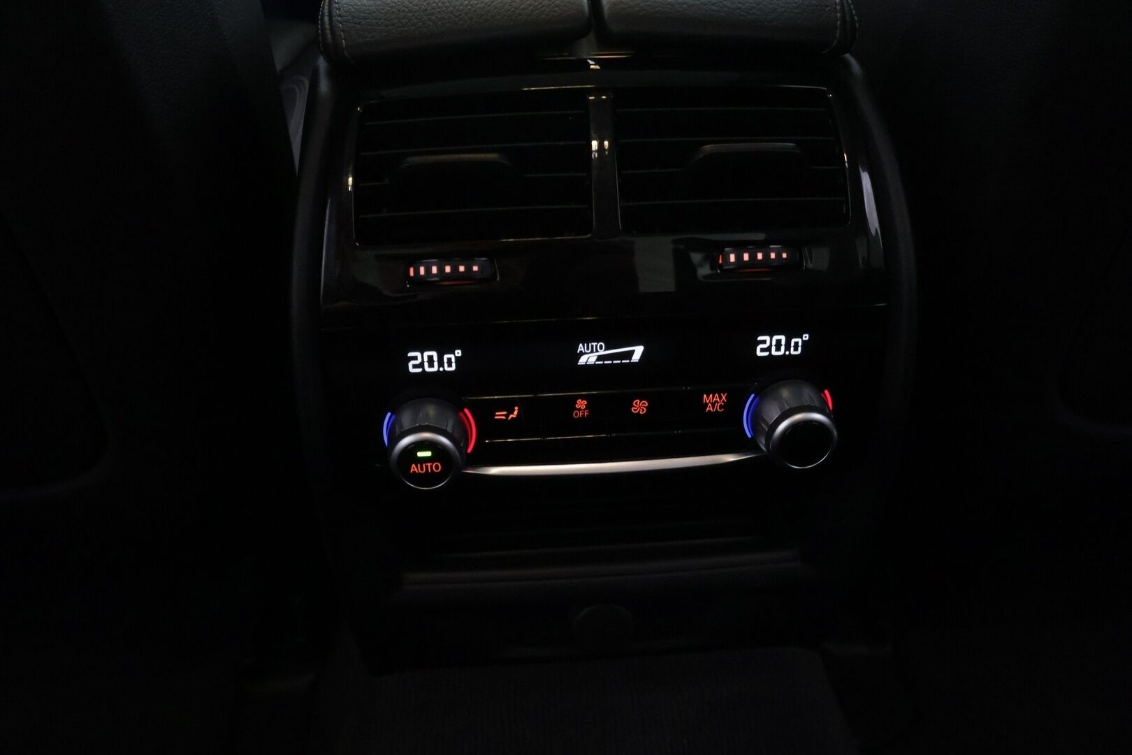 BMW 530 2019 G30 Sedan 530e A iPerformance Luxury Line - *HUD | Kattoluukku | Sport-penkit osasähkösäädöillä | Prof. Navi | P.kamera | Adapt. LED-ajovalot | 2x latauskaapelit | 2x renkaat & vanteet*